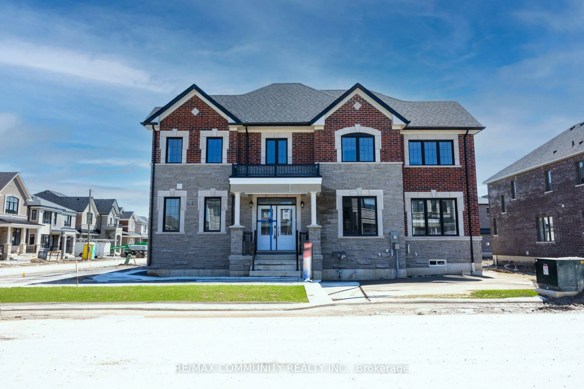 Photo 2 of 1483 Mockingbird Square, Pickering, Rural Pickering — HOMEH