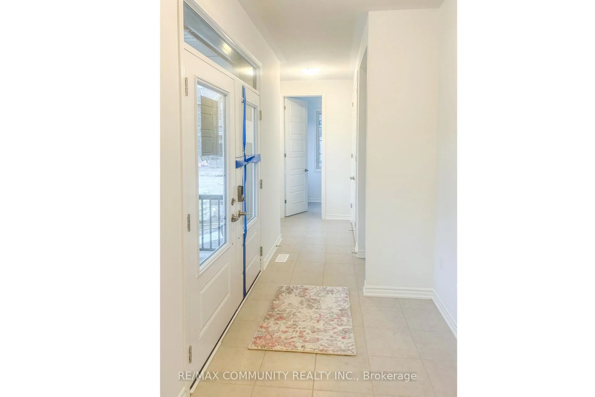 Photo 3 of 1483 Mockingbird Square, Pickering, Rural Pickering — HOMEH