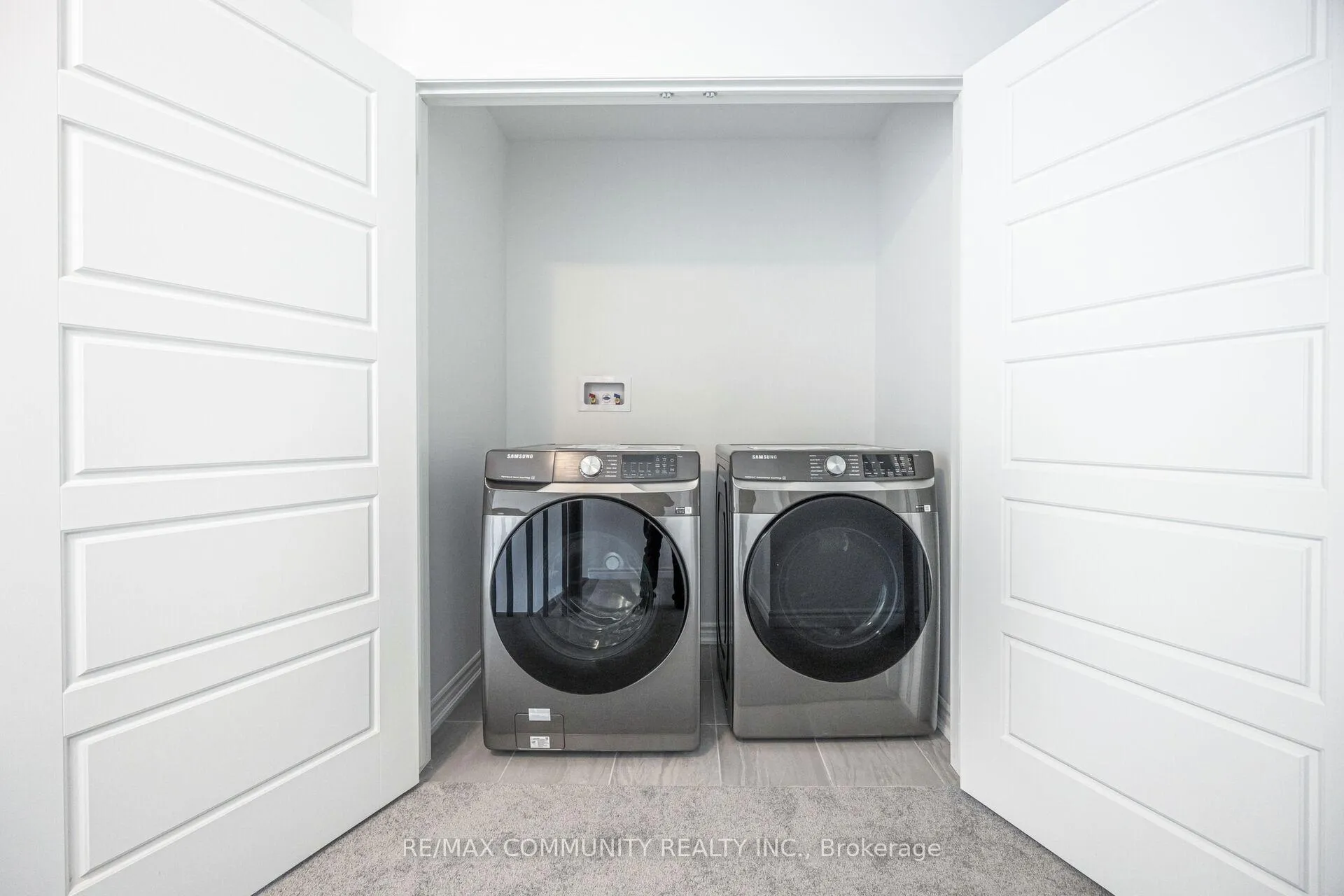 Photo 13 of 1483 Mockingbird Square, Pickering, Rural Pickering — HOMEH
