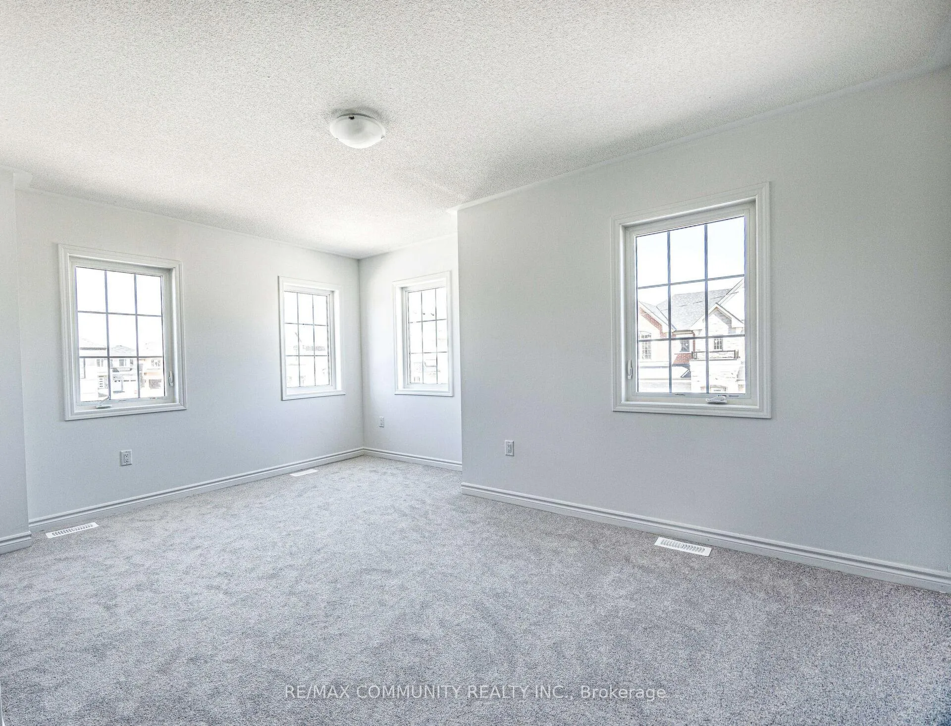 Photo 18 of 1483 Mockingbird Square, Pickering, Rural Pickering — HOMEH