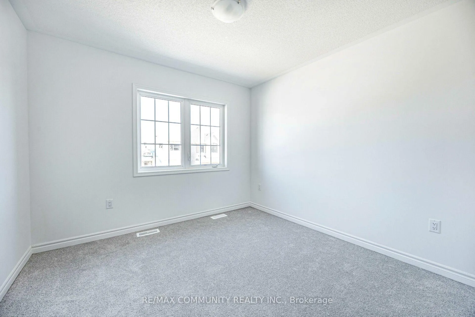 Photo 19 of 1483 Mockingbird Square, Pickering, Rural Pickering — HOMEH