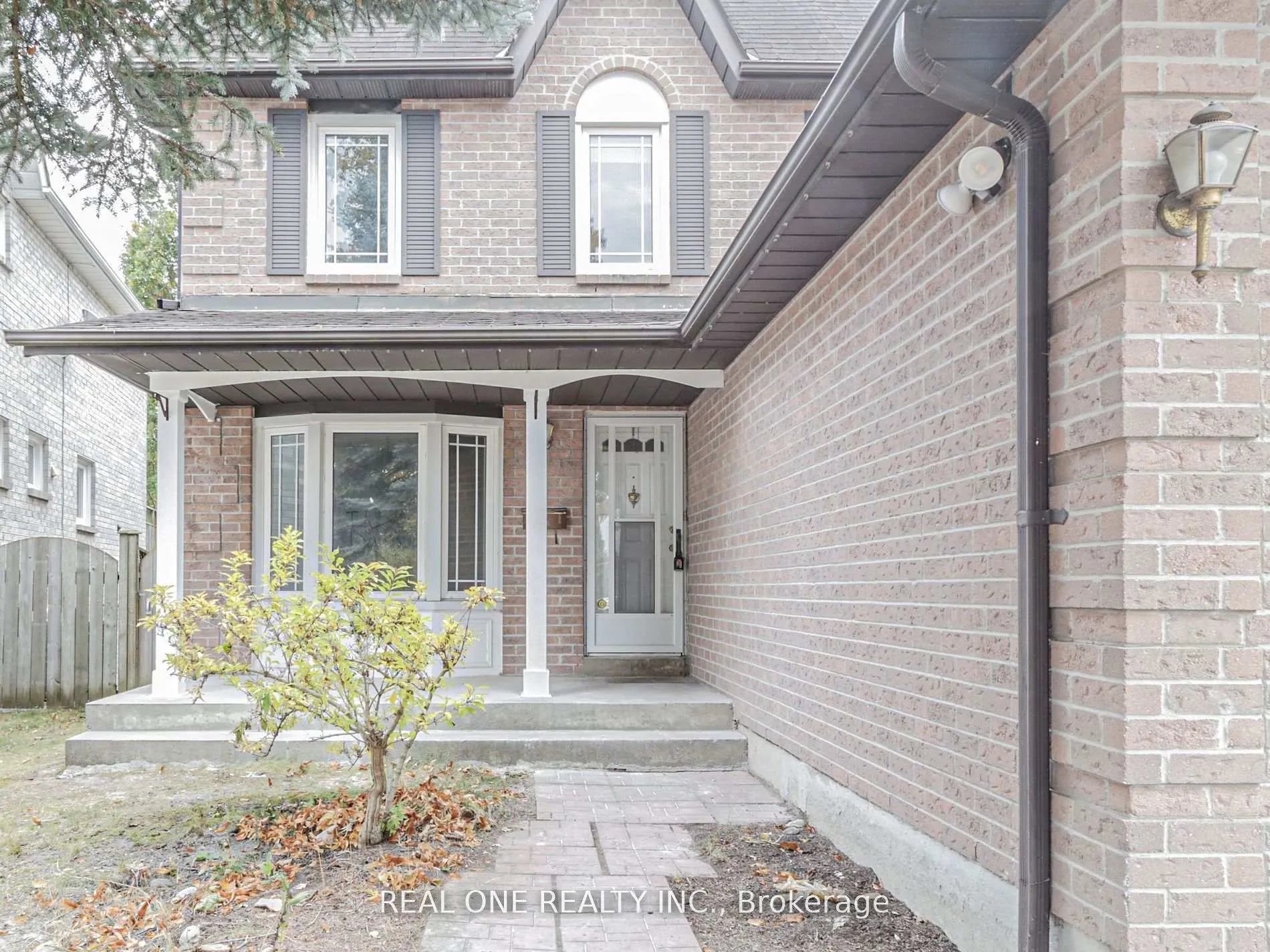 Photo 2 of 51 Cornwall Drive, Ajax, Central — HOMEH