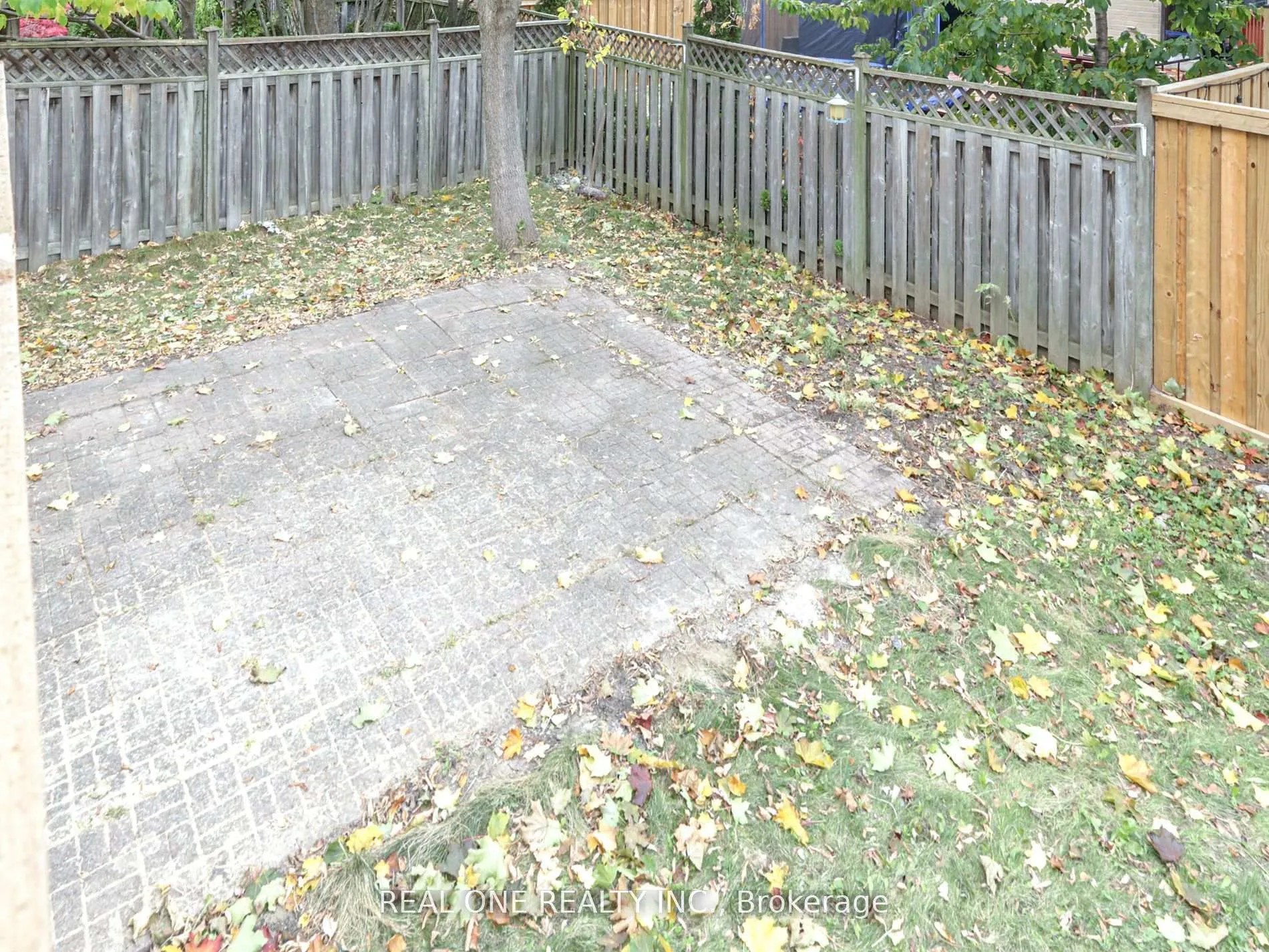 Photo 20 of 51 Cornwall Drive, Ajax, Central — HOMEH