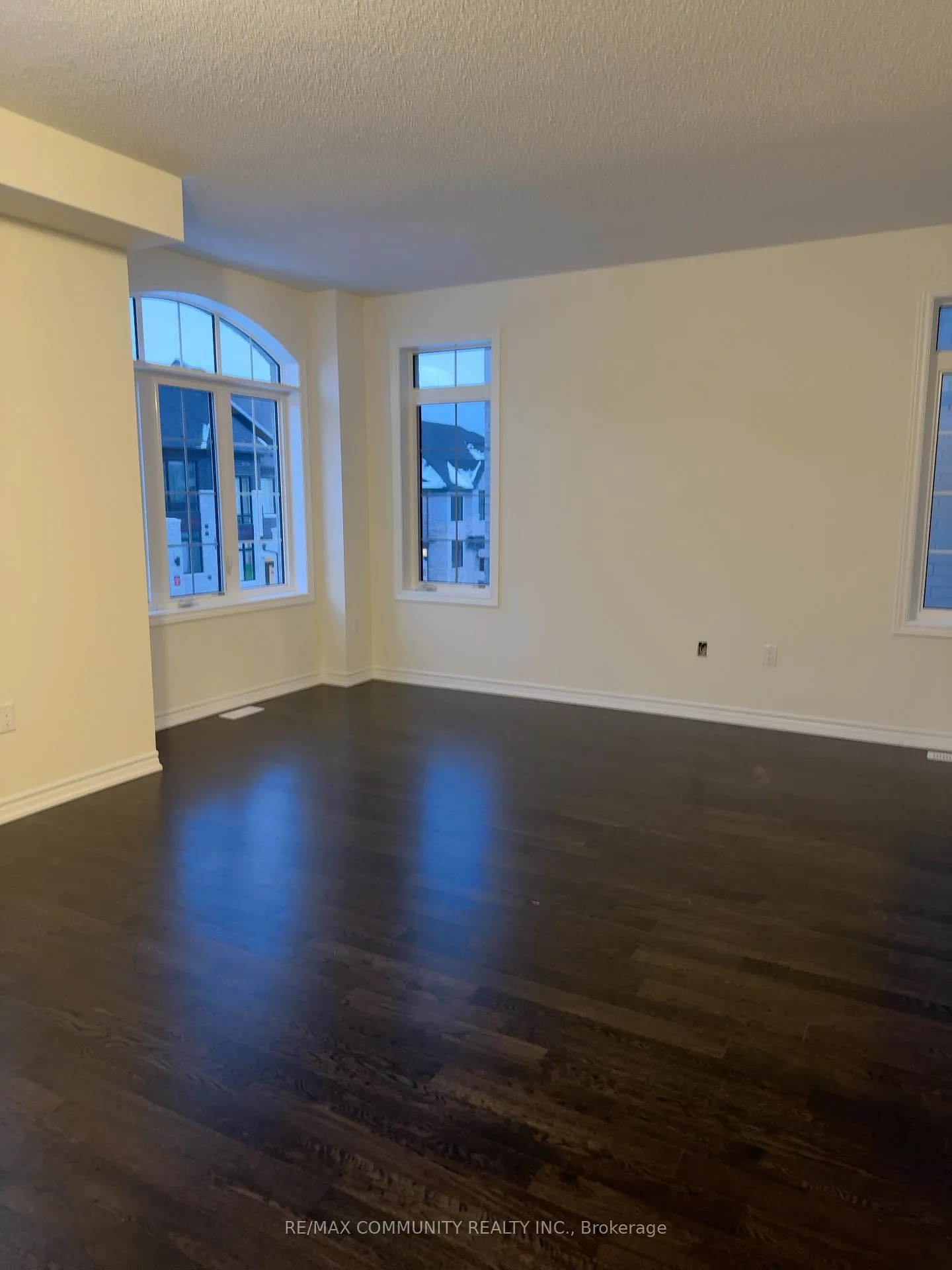 Photo 9 of 2634 Aprico Lane, Pickering, Liverpool — HOMEH