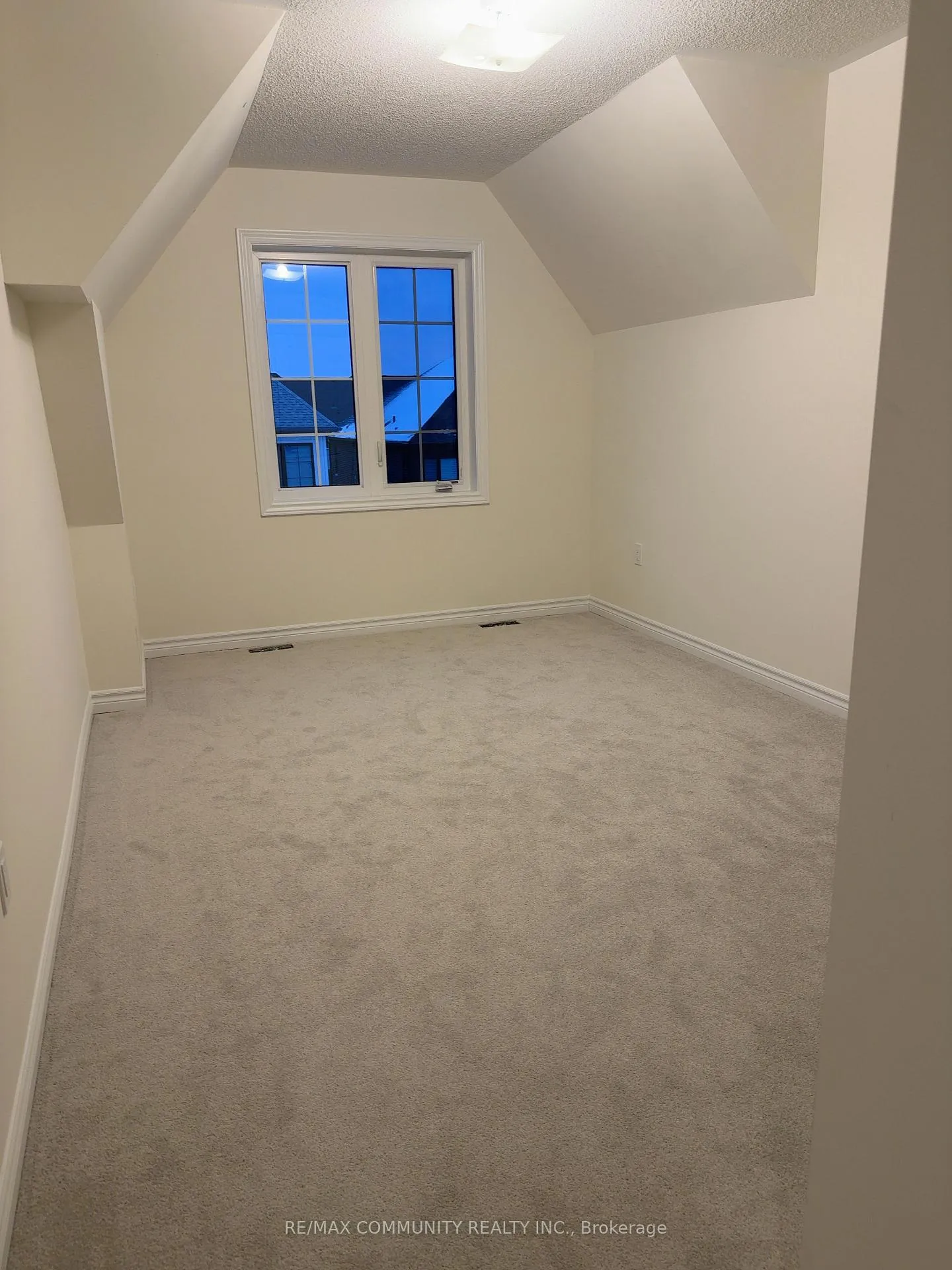 Photo 11 of 2634 Aprico Lane, Pickering, Liverpool — HOMEH