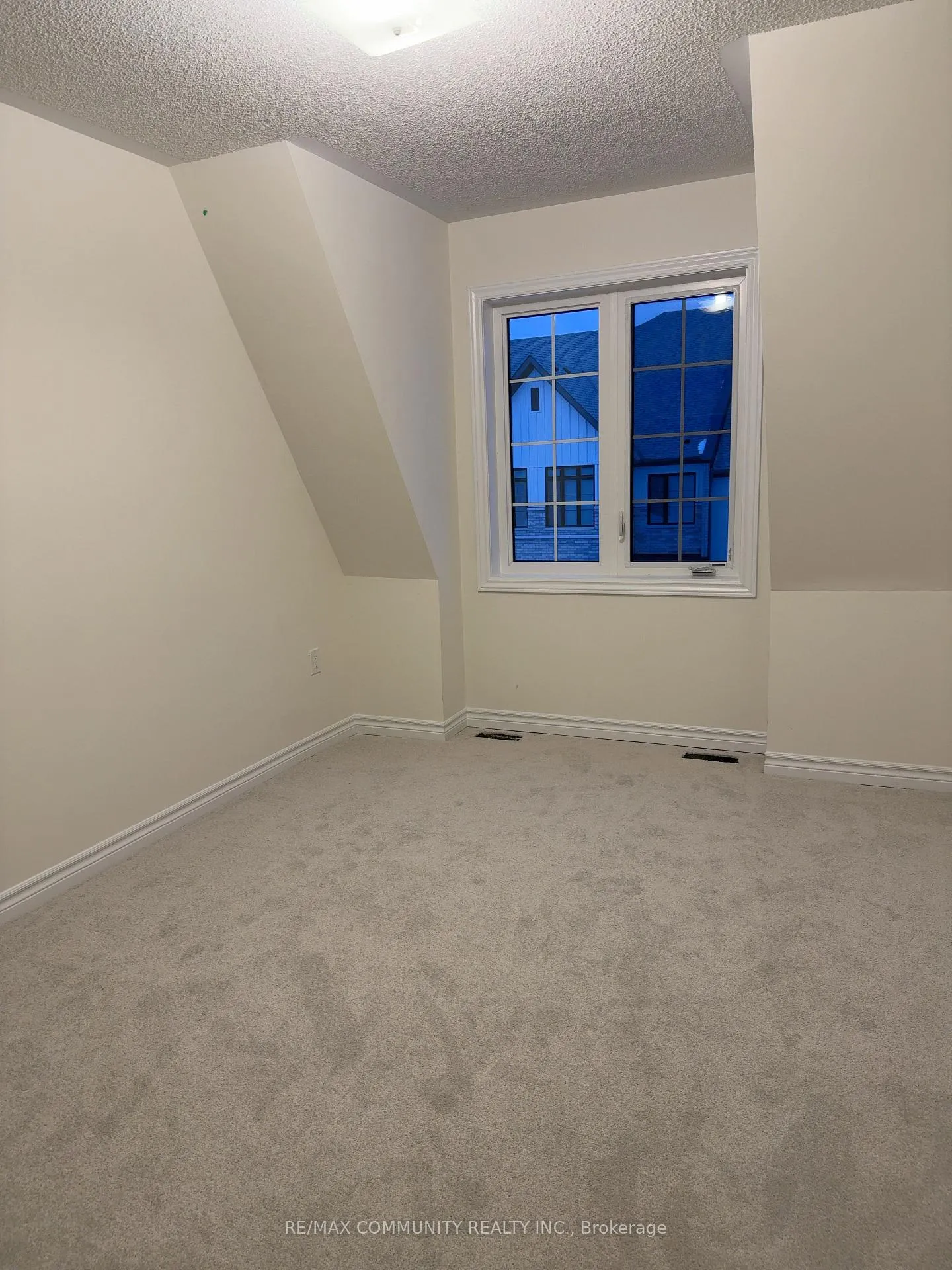 Photo 12 of 2634 Aprico Lane, Pickering, Liverpool — HOMEH