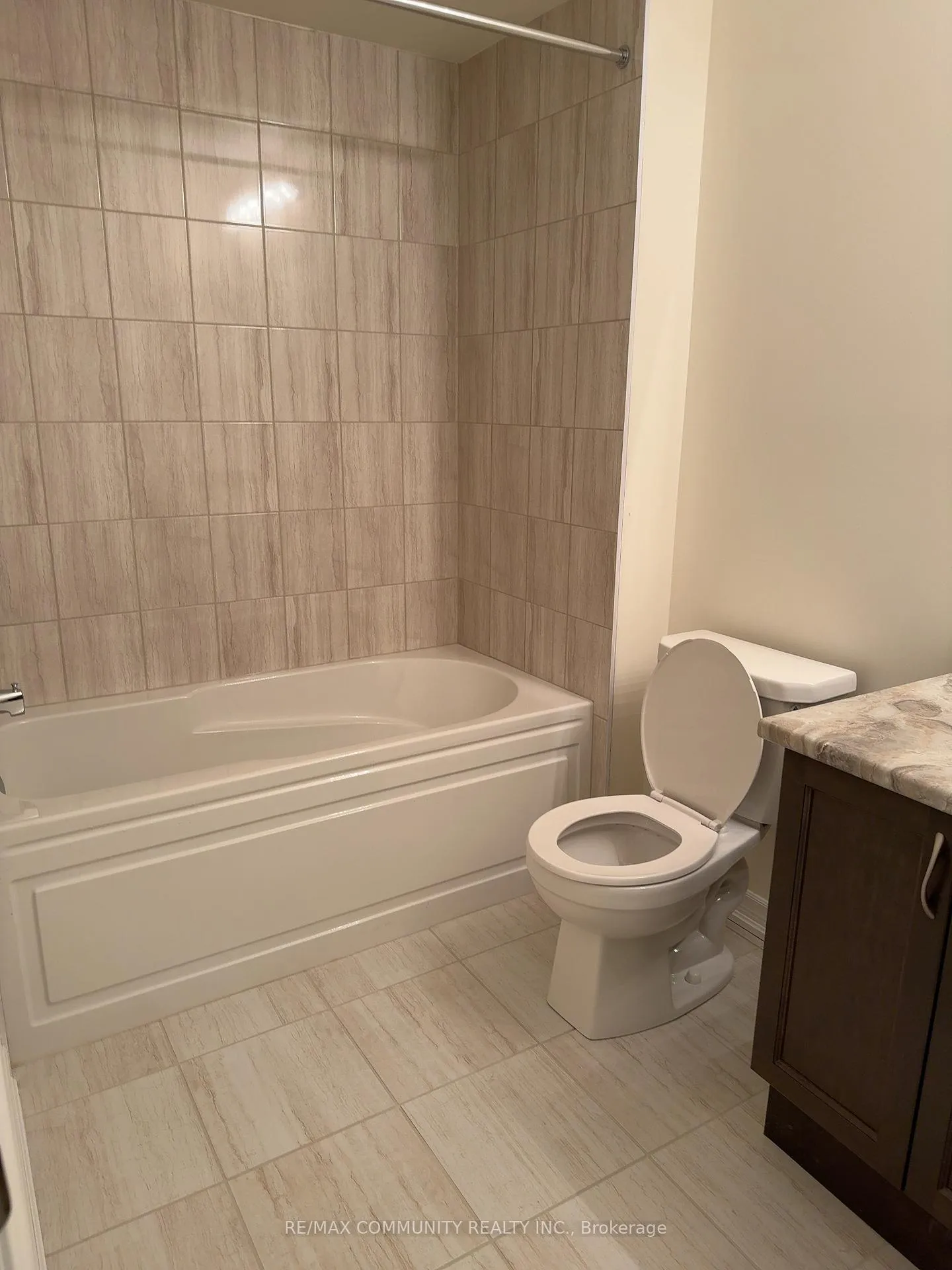 Photo 13 of 2634 Aprico Lane, Pickering, Liverpool — HOMEH