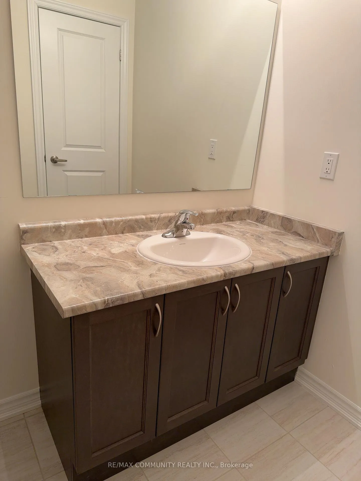 Photo 14 of 2634 Aprico Lane, Pickering, Liverpool — HOMEH