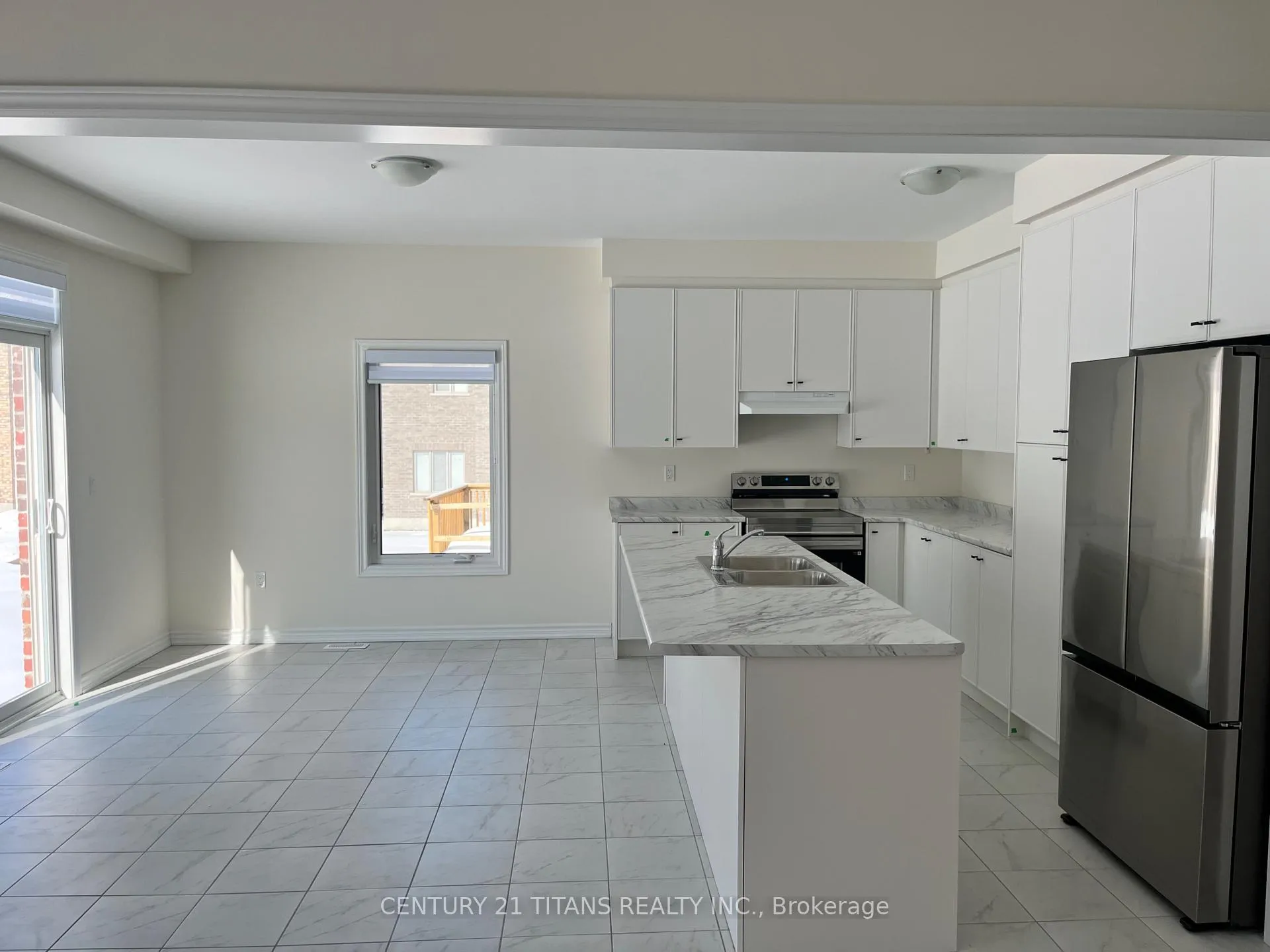 Photo 3 of 48 Robin Trail E, Scugog, Port Perry — HOMEH