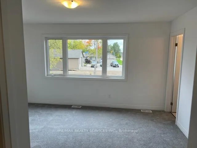 Photo 8 of 15 Roper Place, Kitchener — HOMEH
