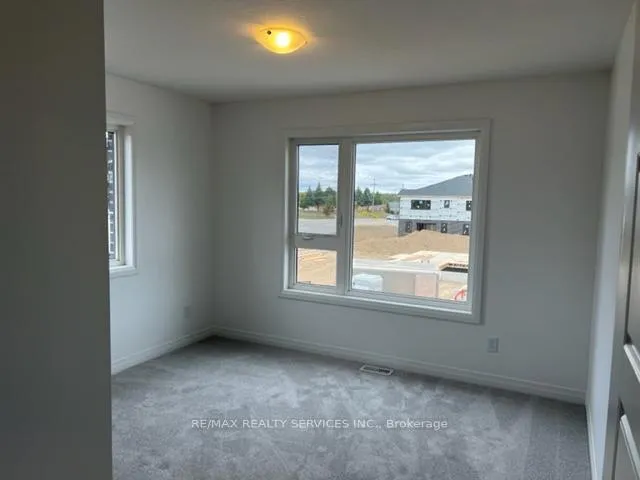 Photo 9 of 15 Roper Place, Kitchener — HOMEH