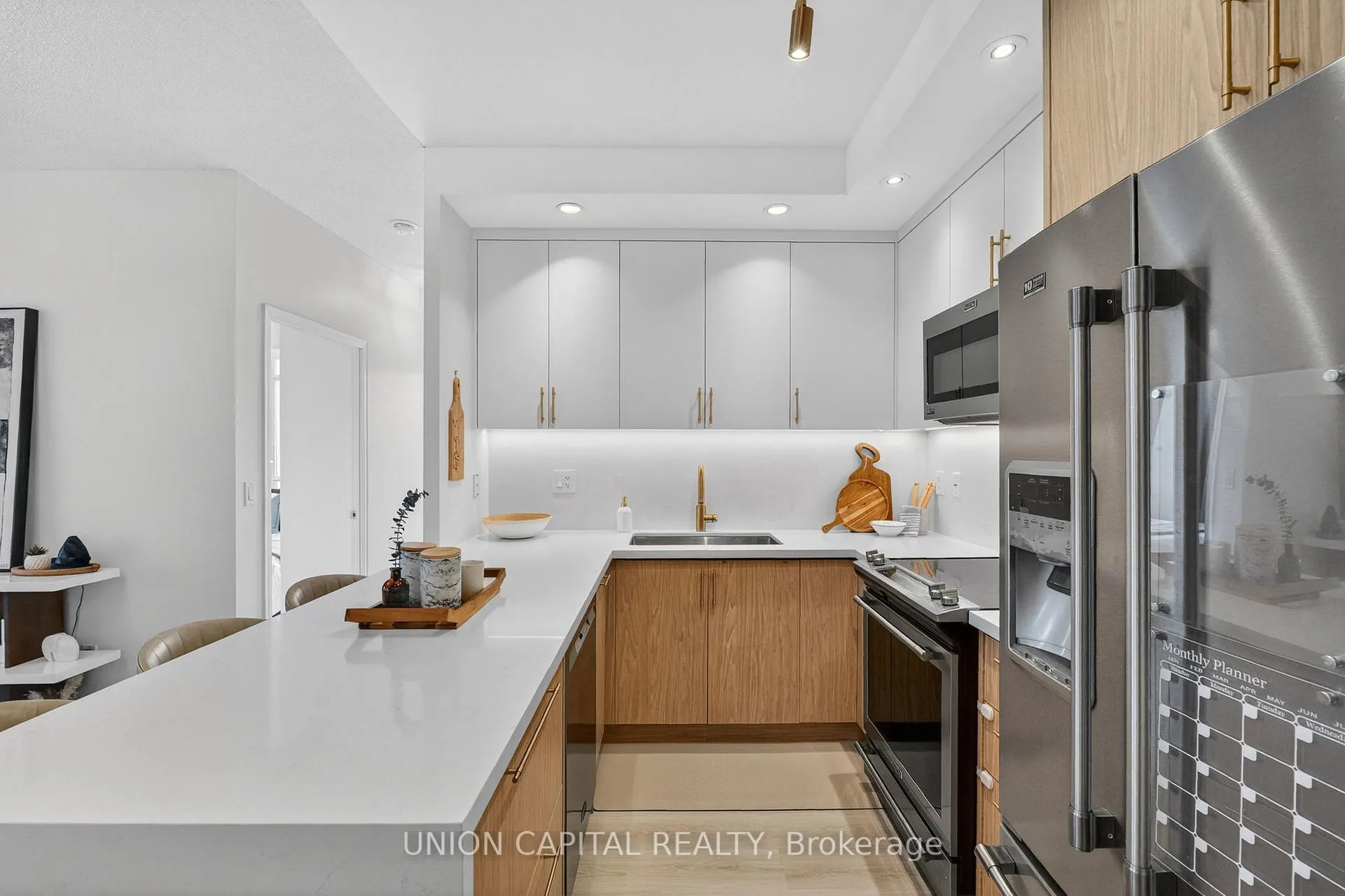 Photo 3 of Unit 1501, 21 Grand Magazine Street, Toronto, Niagara — HOMEH