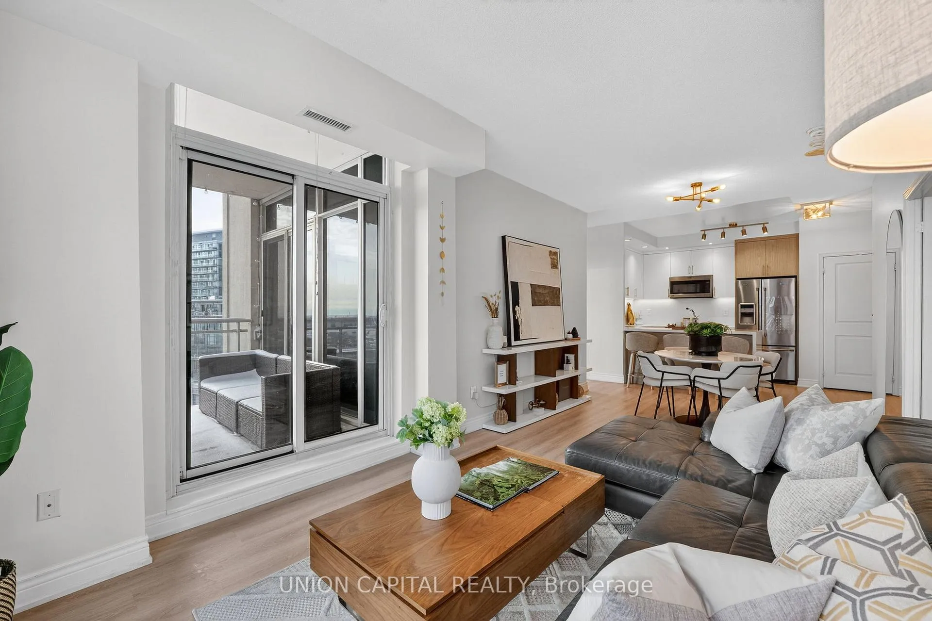 Photo 9 of Unit 1501, 21 Grand Magazine Street, Toronto, Niagara — HOMEH