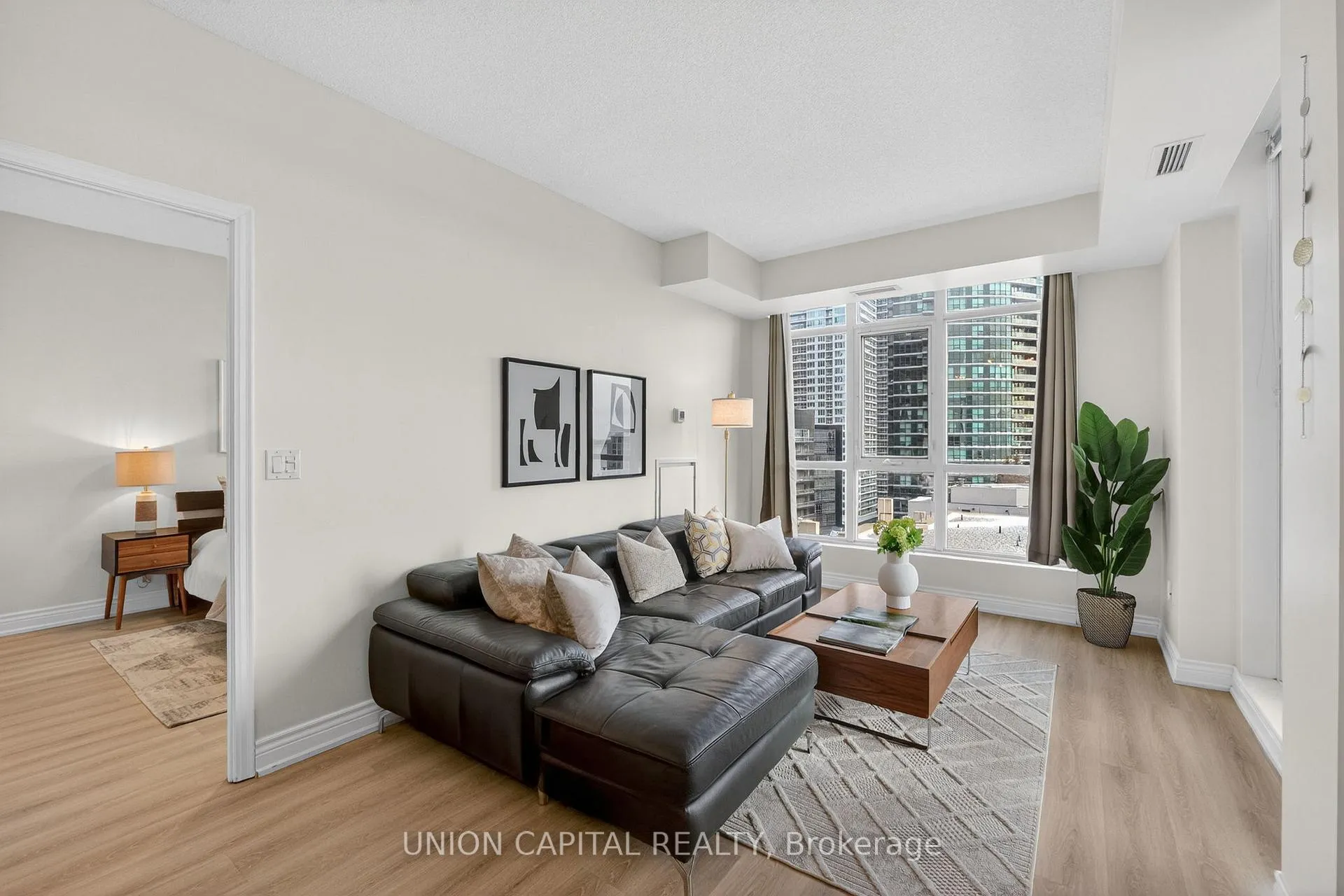 Photo 10 of Unit 1501, 21 Grand Magazine Street, Toronto, Niagara — HOMEH