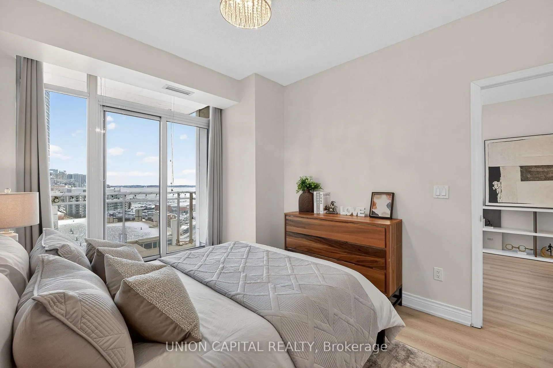 Photo 12 of Unit 1501, 21 Grand Magazine Street, Toronto, Niagara — HOMEH