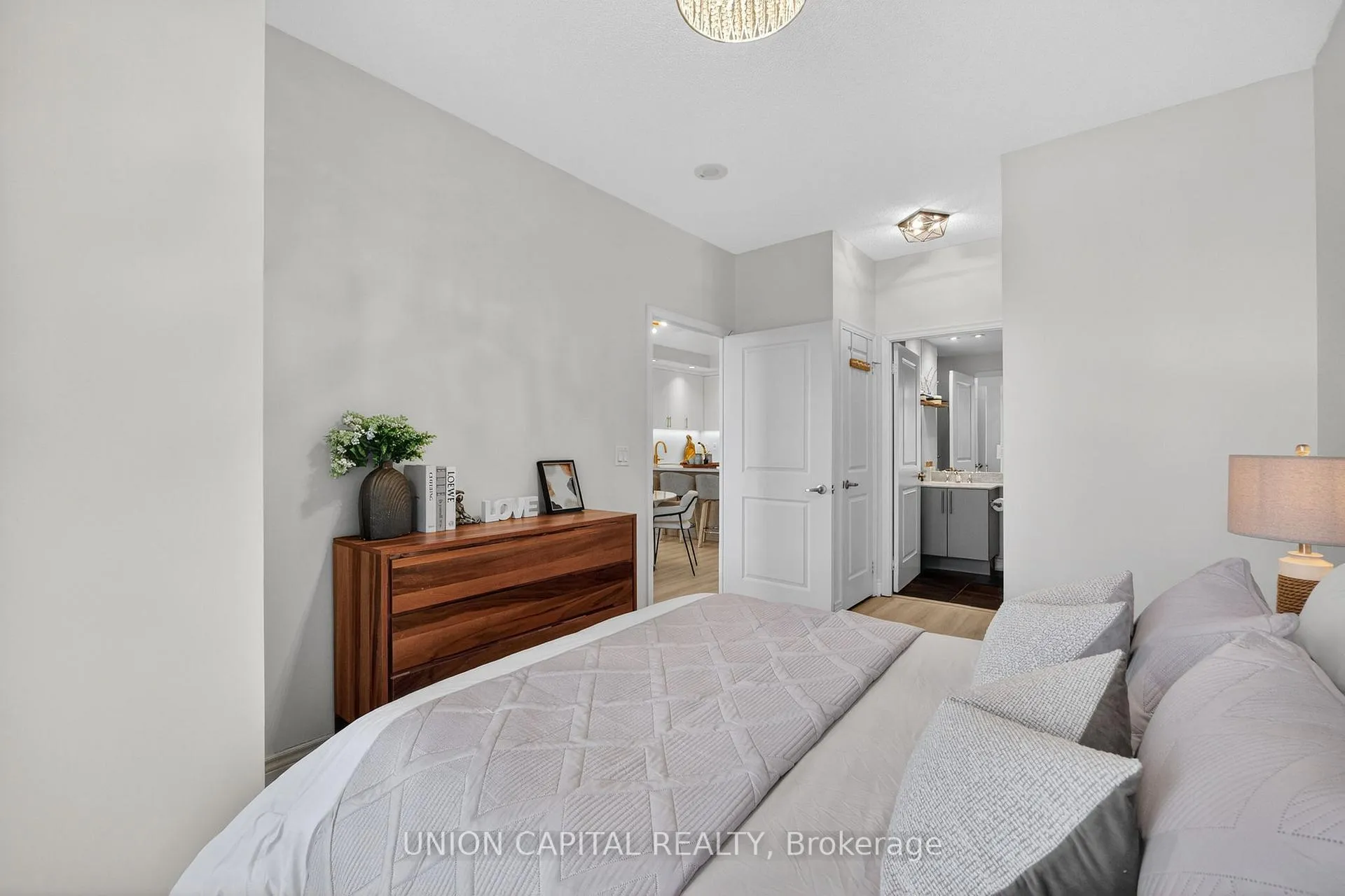 Photo 13 of Unit 1501, 21 Grand Magazine Street, Toronto, Niagara — HOMEH