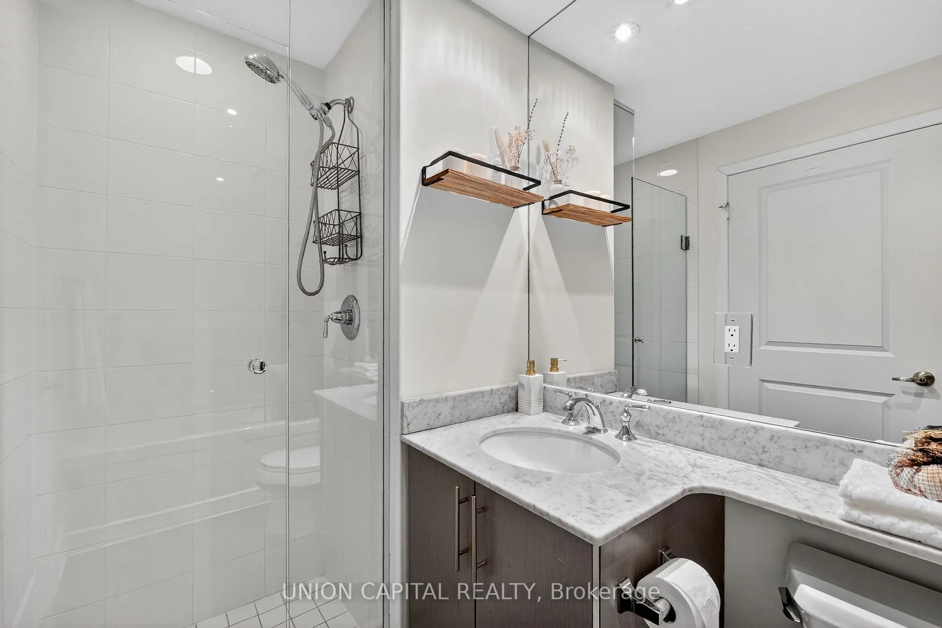 Photo 15 of Unit 1501, 21 Grand Magazine Street, Toronto, Niagara — HOMEH