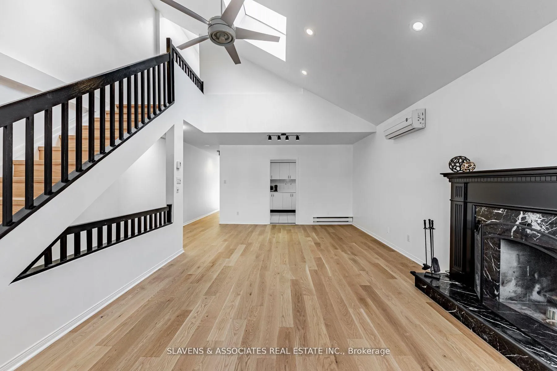 Photo 6 of Unit B, 33 Claxton Boulevard, Toronto, Humewood-Cedarvale — HOMEH