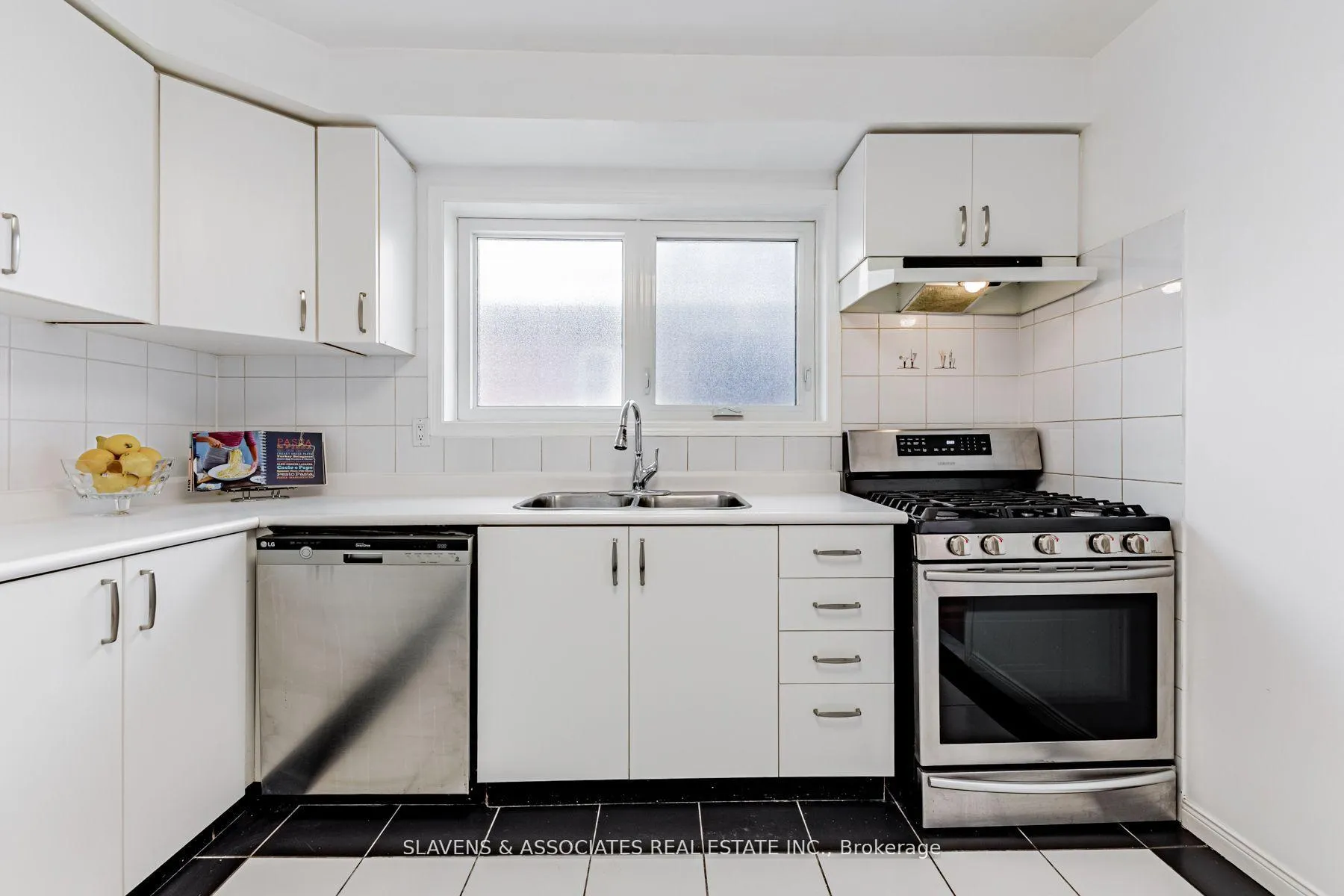 Photo 10 of Unit B, 33 Claxton Boulevard, Toronto, Humewood-Cedarvale — HOMEH