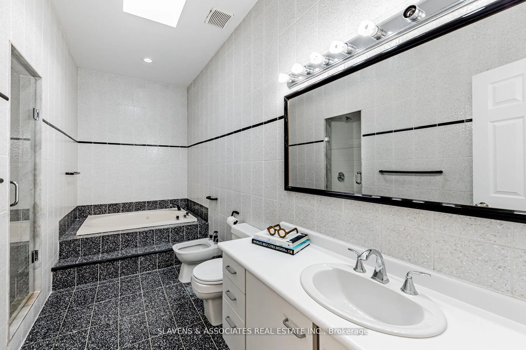 Photo 22 of Unit B, 33 Claxton Boulevard, Toronto, Humewood-Cedarvale — HOMEH