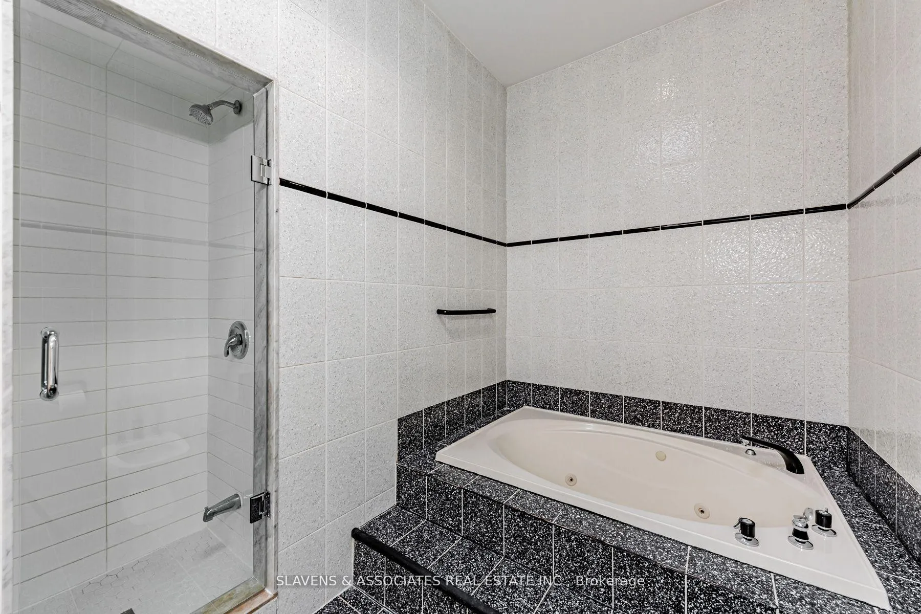 Photo 23 of Unit B, 33 Claxton Boulevard, Toronto, Humewood-Cedarvale — HOMEH