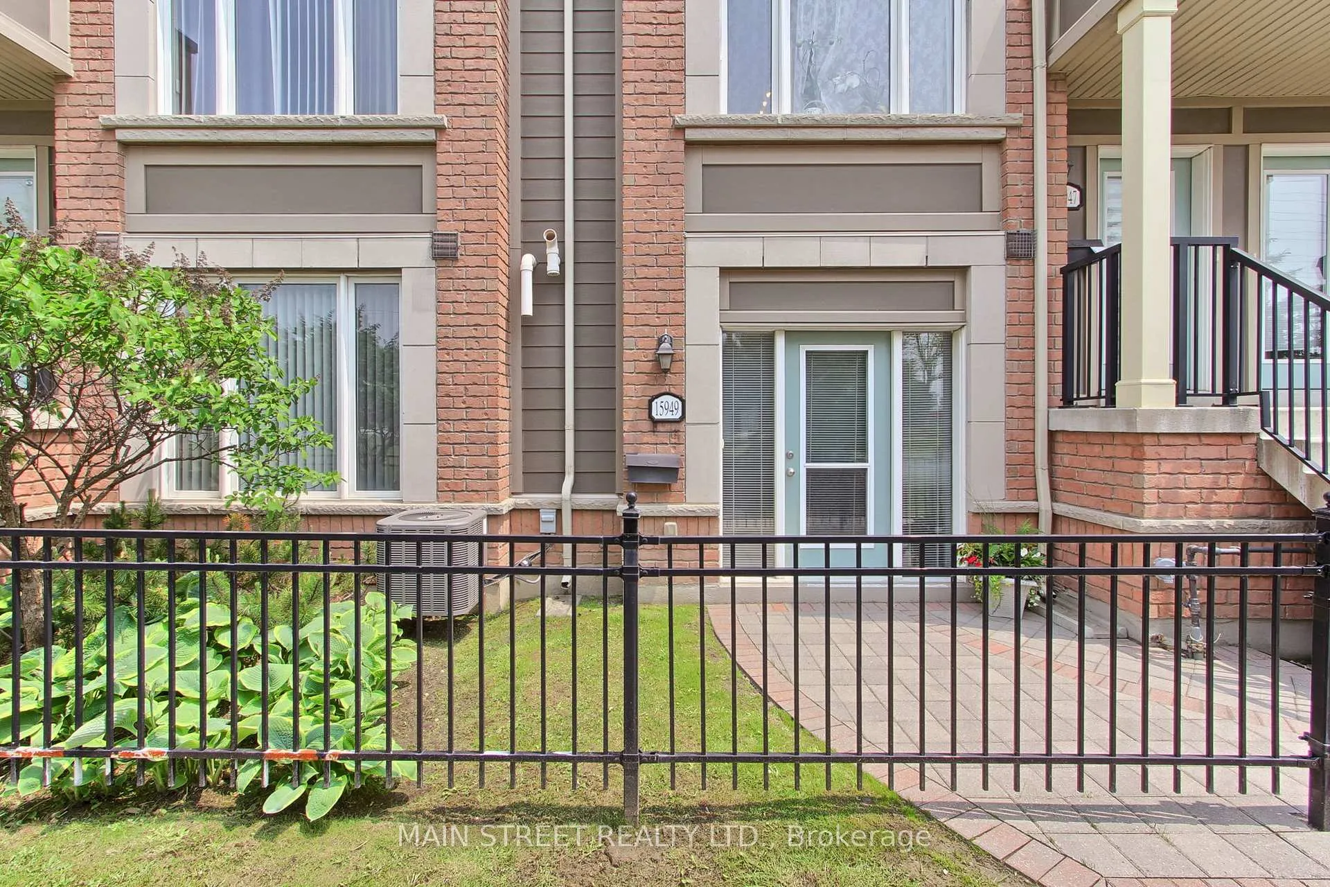 Photo 1 of Unit 4, 15949 Bayview Avenue, Aurora, Bayview Northeast — HOMEH