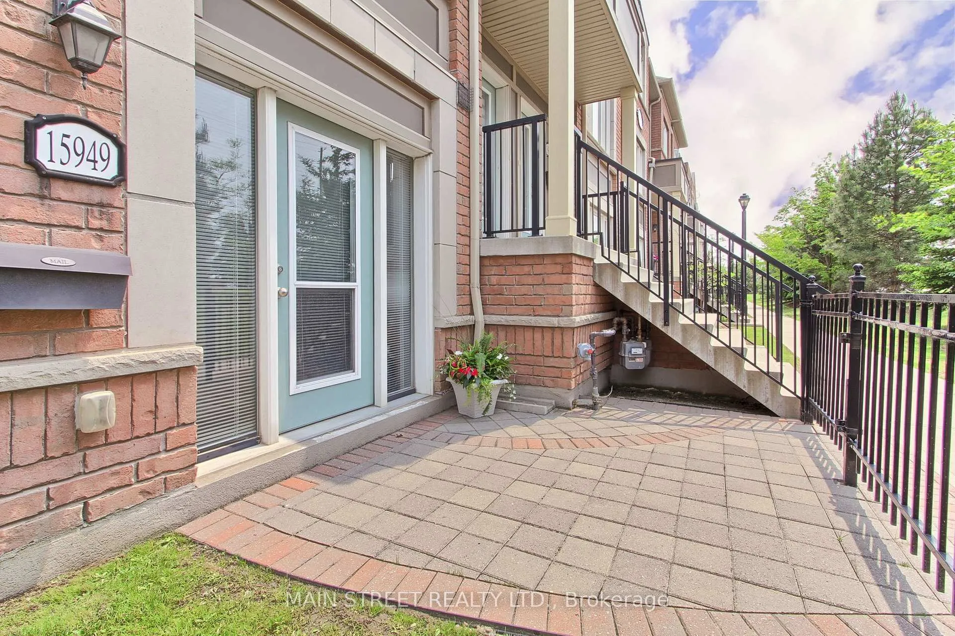 Photo 3 of Unit 4, 15949 Bayview Avenue, Aurora, Bayview Northeast — HOMEH