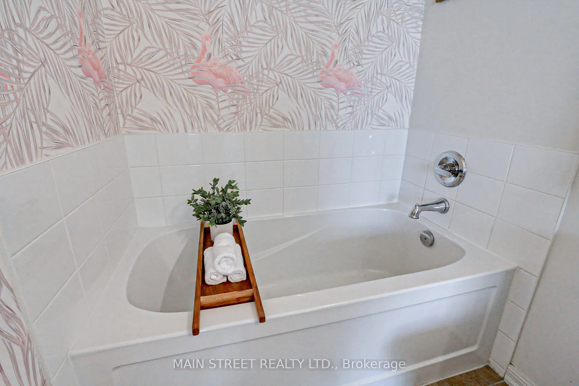Photo 20 of Unit 4, 15949 Bayview Avenue, Aurora, Bayview Northeast — HOMEH