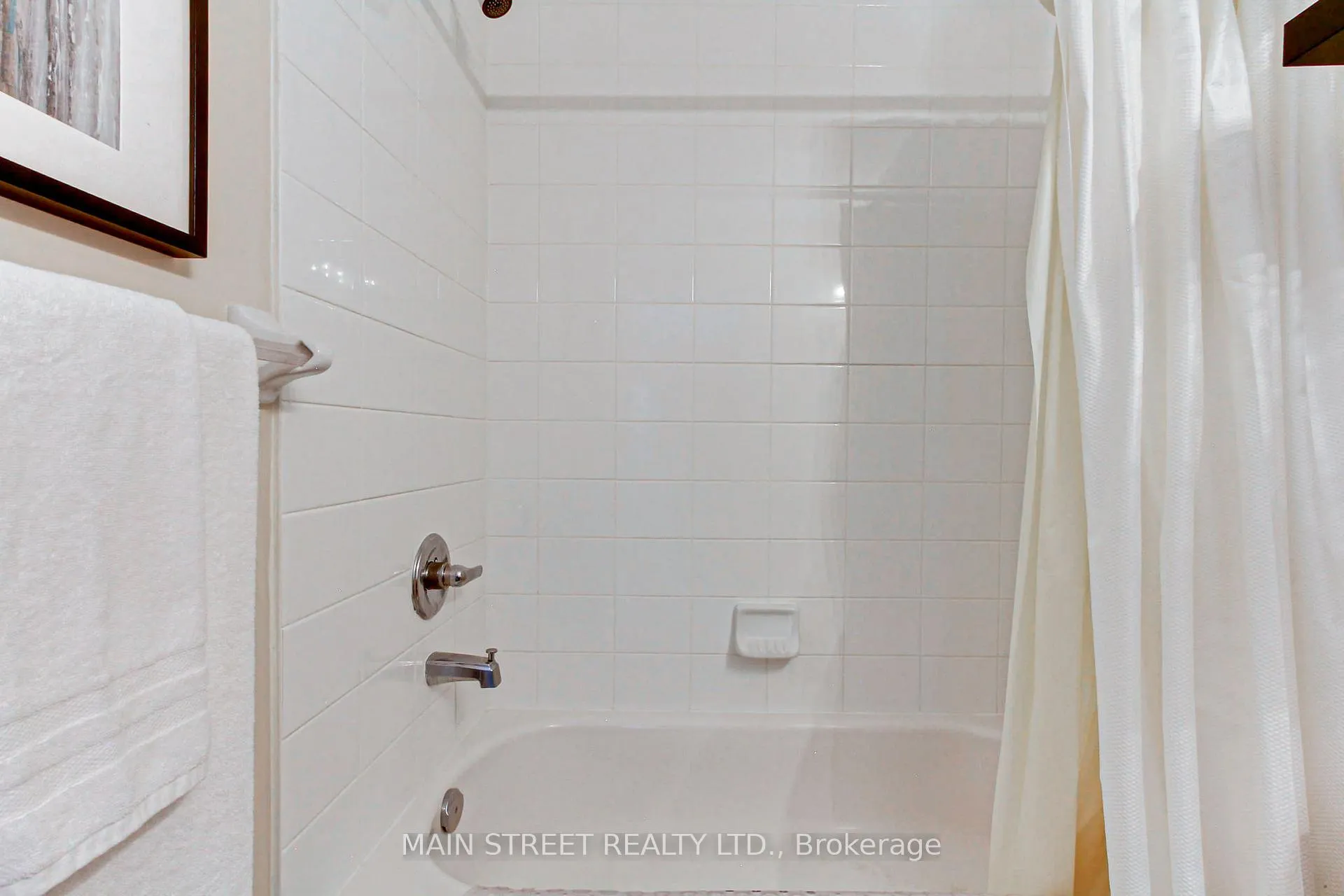 Photo 27 of Unit 4, 15949 Bayview Avenue, Aurora, Bayview Northeast — HOMEH