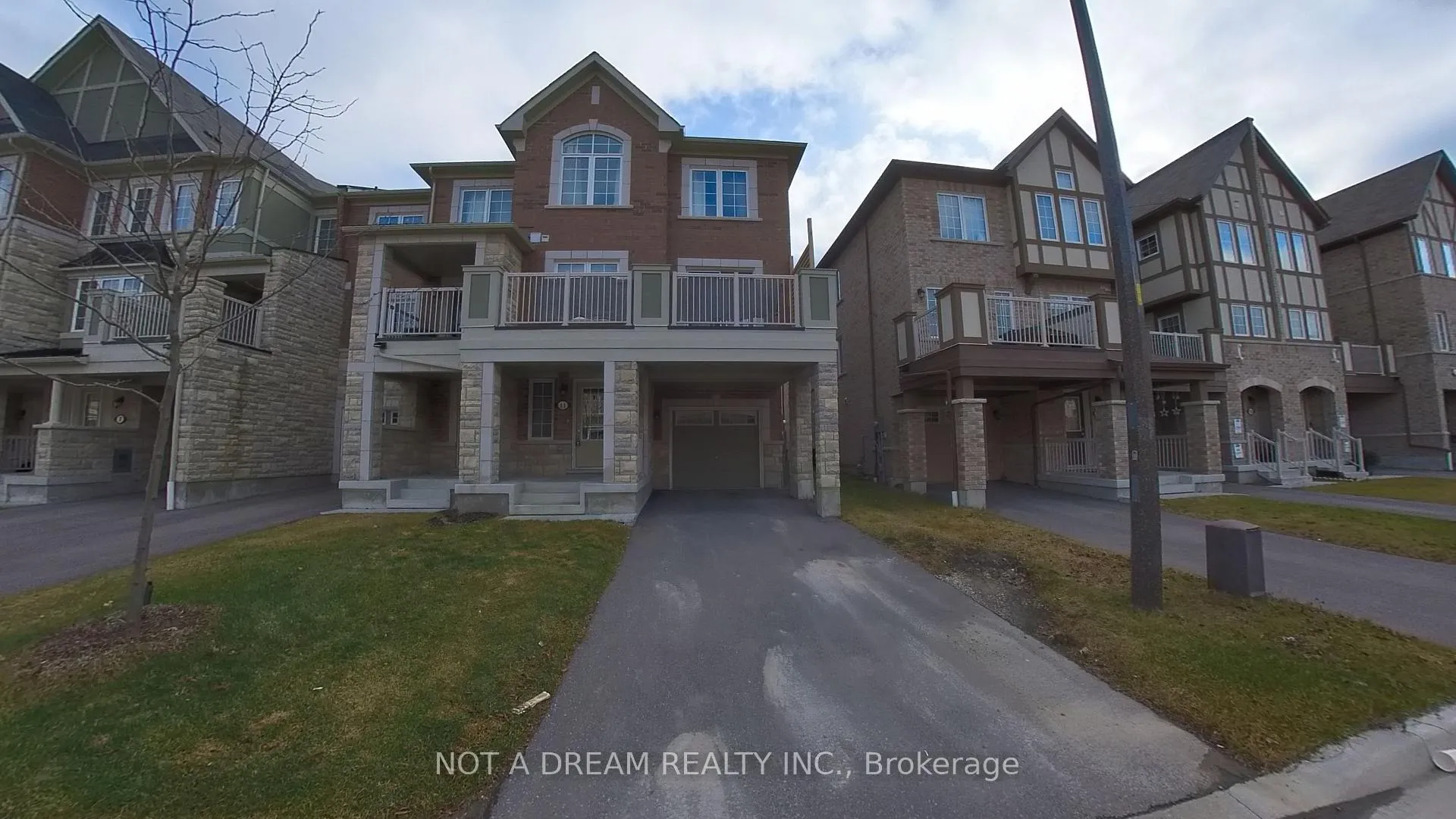 Front of 11 Bluegill Crescent