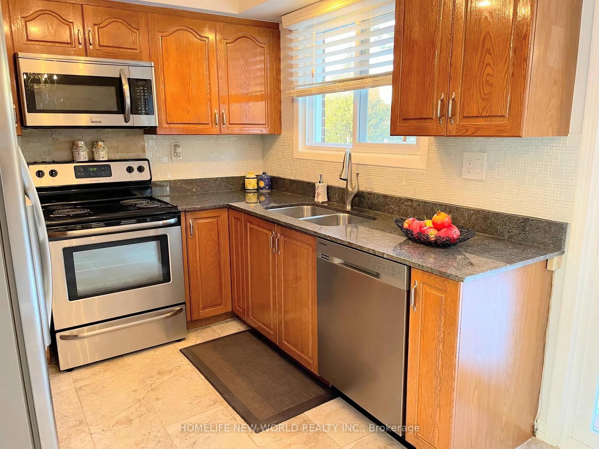 Photo 7 of 58 Marathon Crescent, North York, Newtonbrook West — HOMEH