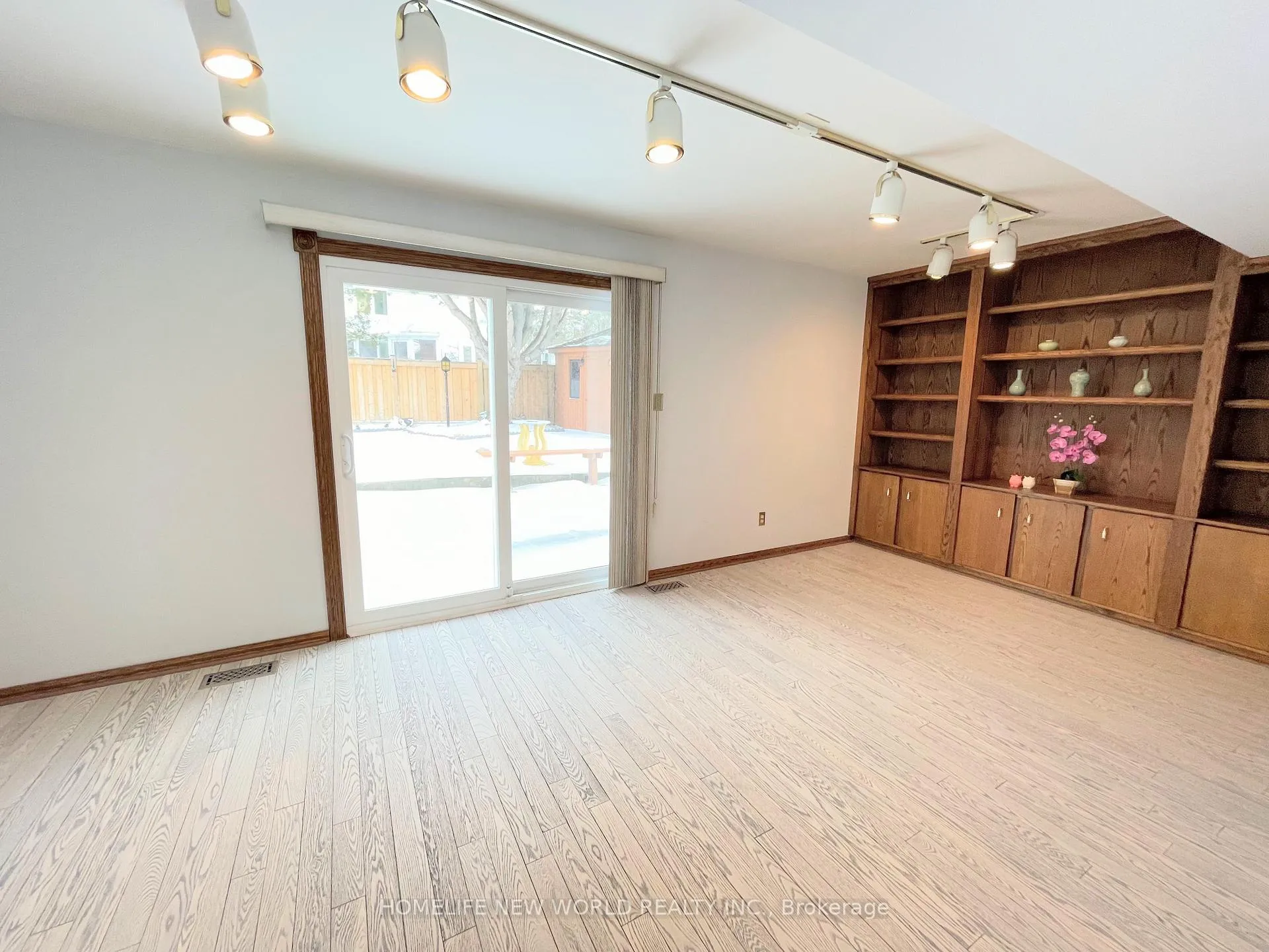 Photo 17 of 58 Marathon Crescent, North York, Newtonbrook West — HOMEH