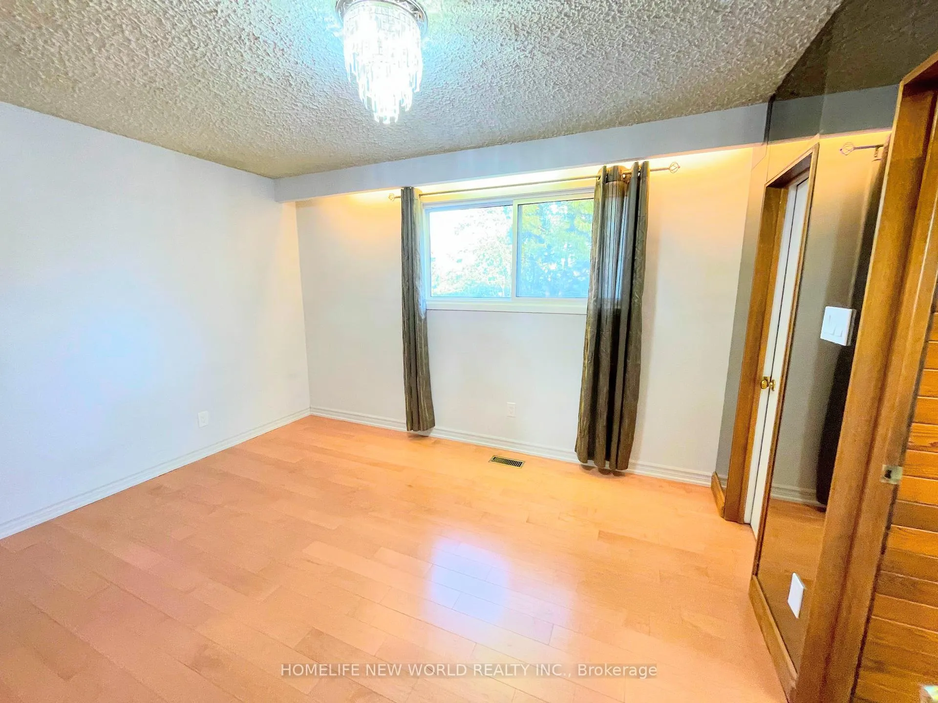 Photo 21 of 58 Marathon Crescent, North York, Newtonbrook West — HOMEH