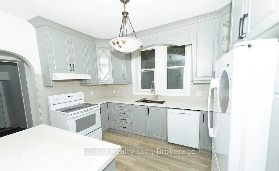 Photo 9 of 81 Florence Avenue, Kitchener — HOMEH