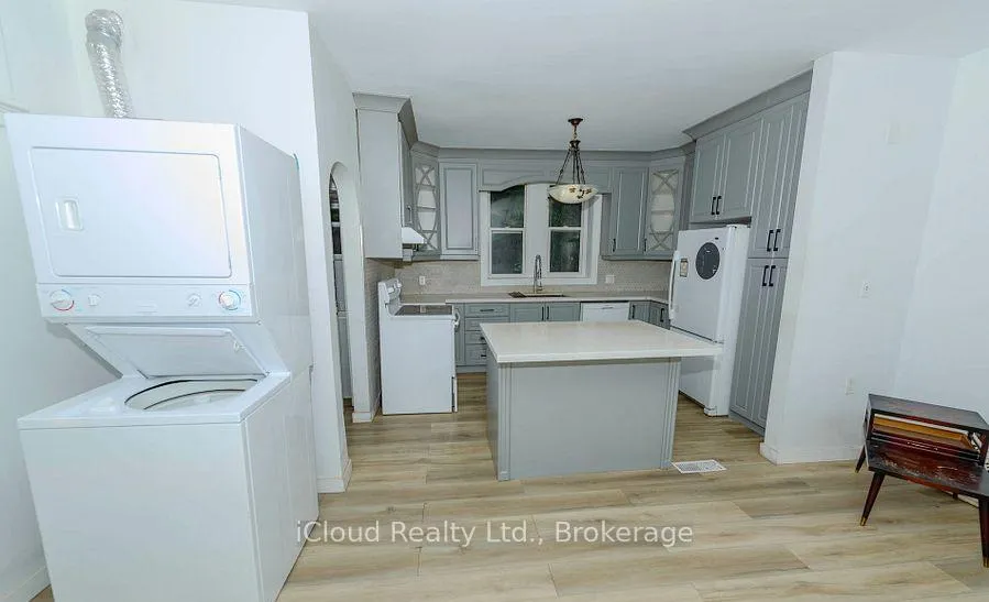 Photo 11 of 81 Florence Avenue, Kitchener — HOMEH
