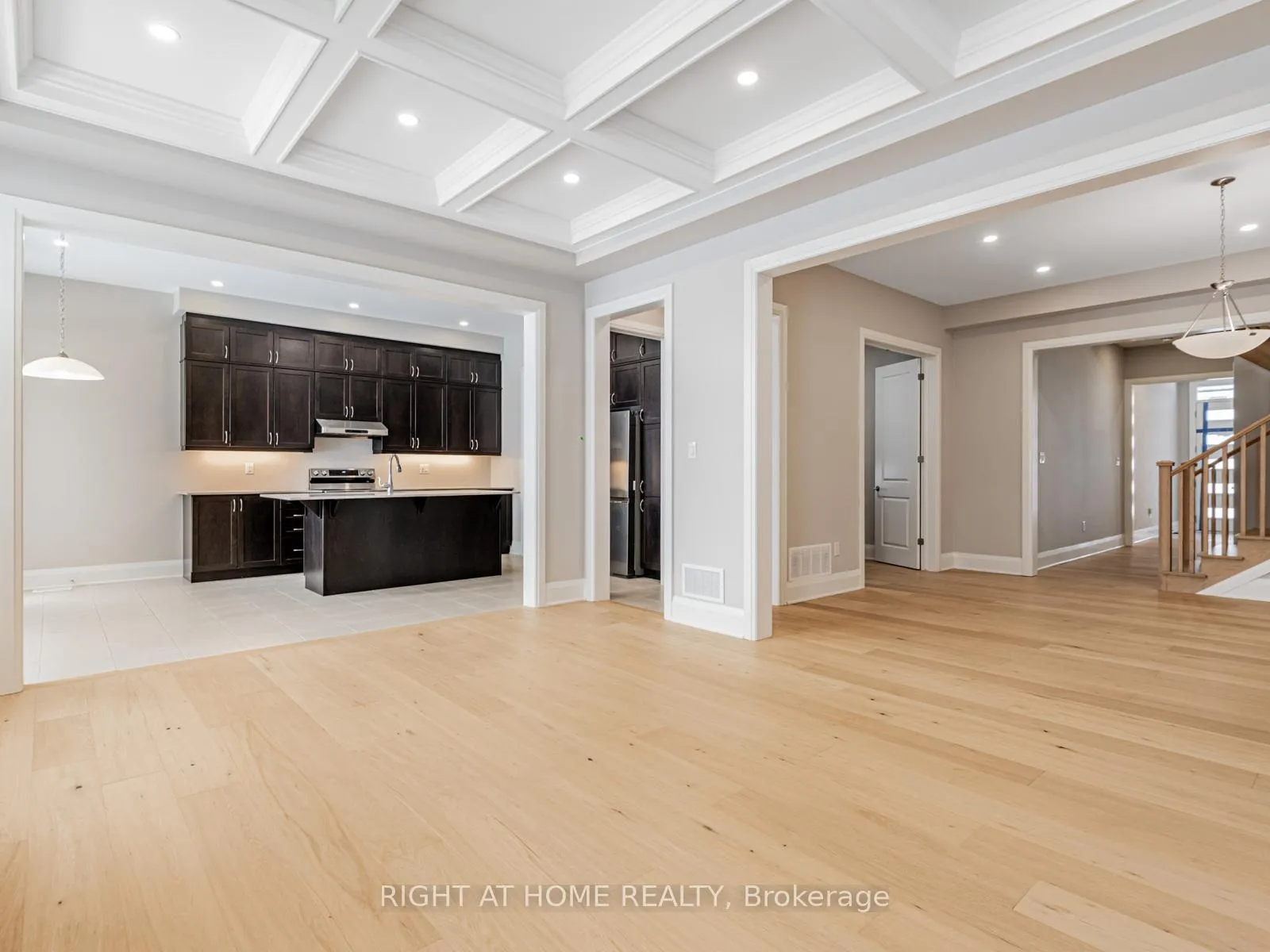 Photo 7 of 14 Berczy Manor Crescent, Markham, Rural Markham — HOMEH