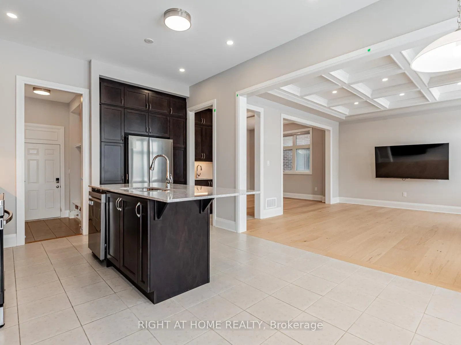 Photo 11 of 14 Berczy Manor Crescent, Markham, Rural Markham — HOMEH