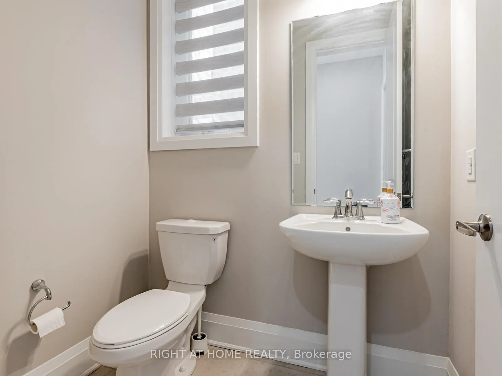 Photo 13 of 14 Berczy Manor Crescent, Markham, Rural Markham — HOMEH