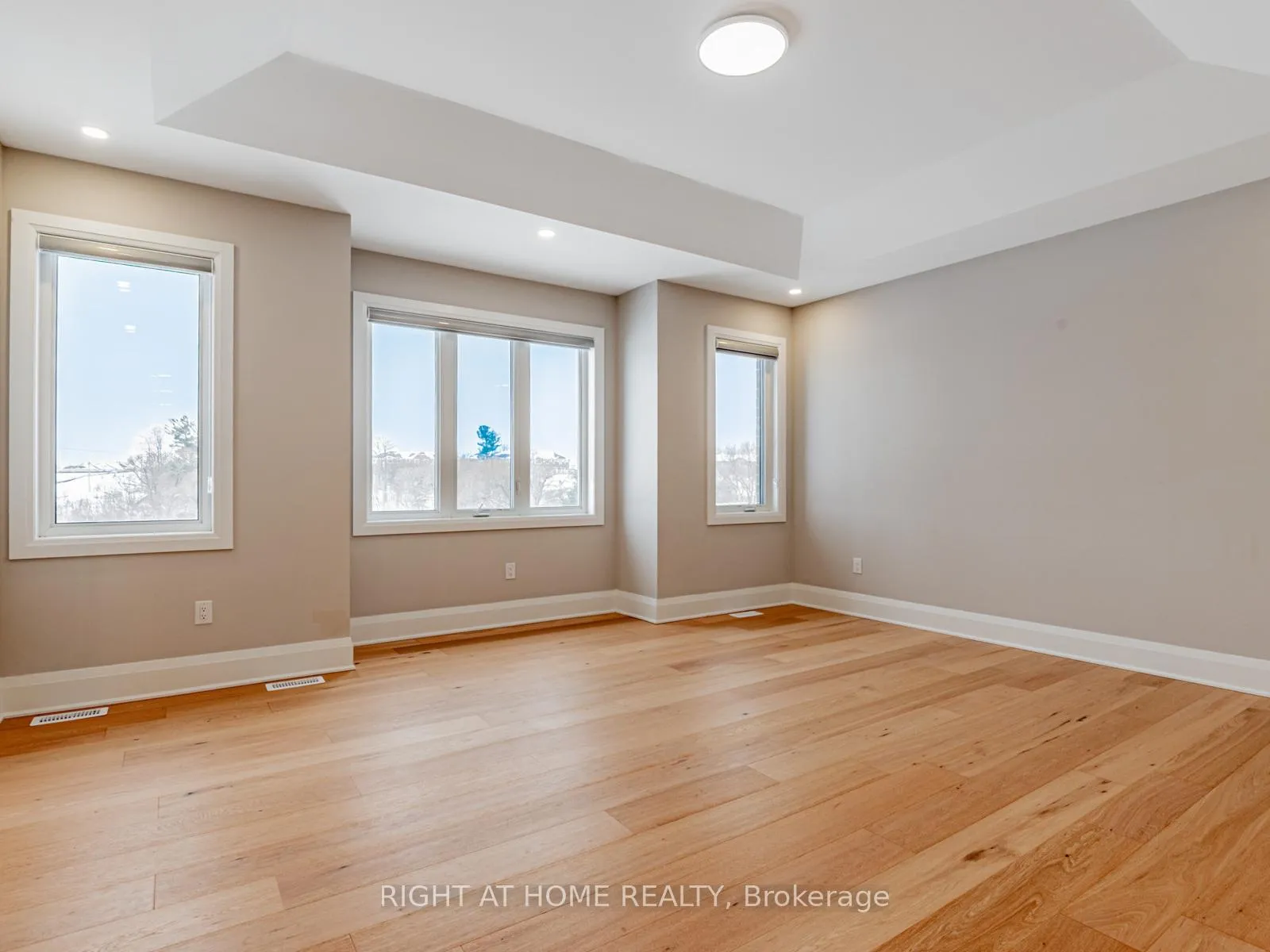 Photo 15 of 14 Berczy Manor Crescent, Markham, Rural Markham — HOMEH