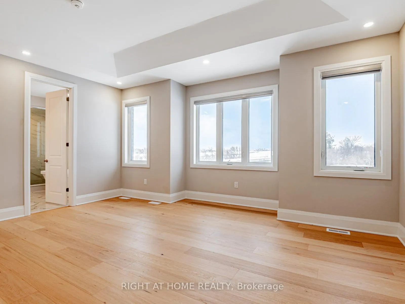 Photo 16 of 14 Berczy Manor Crescent, Markham, Rural Markham — HOMEH