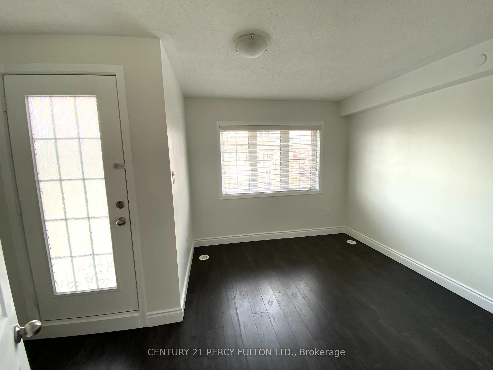 Photo 3 of 33 Christabelle Path N, Oshawa, Windfields — HOMEH