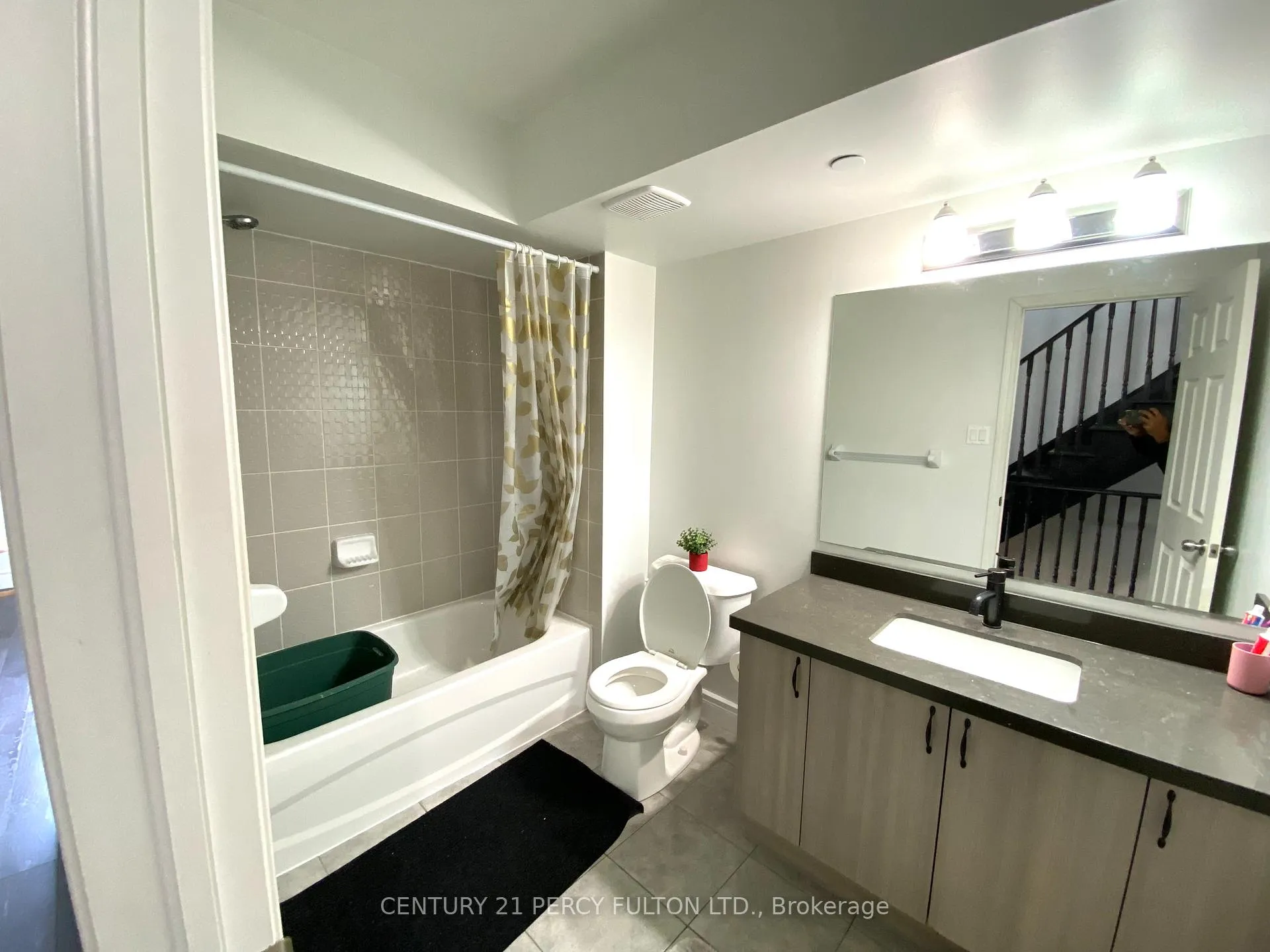 Photo 7 of 33 Christabelle Path N, Oshawa, Windfields — HOMEH