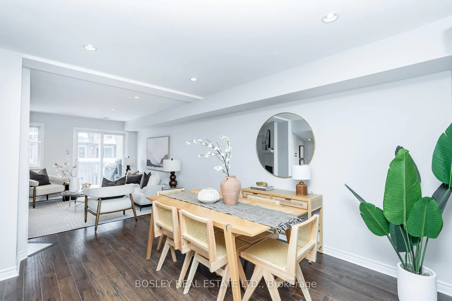 Photo 2 of 911C Adelaide Street W, Toronto, Niagara — HOMEH