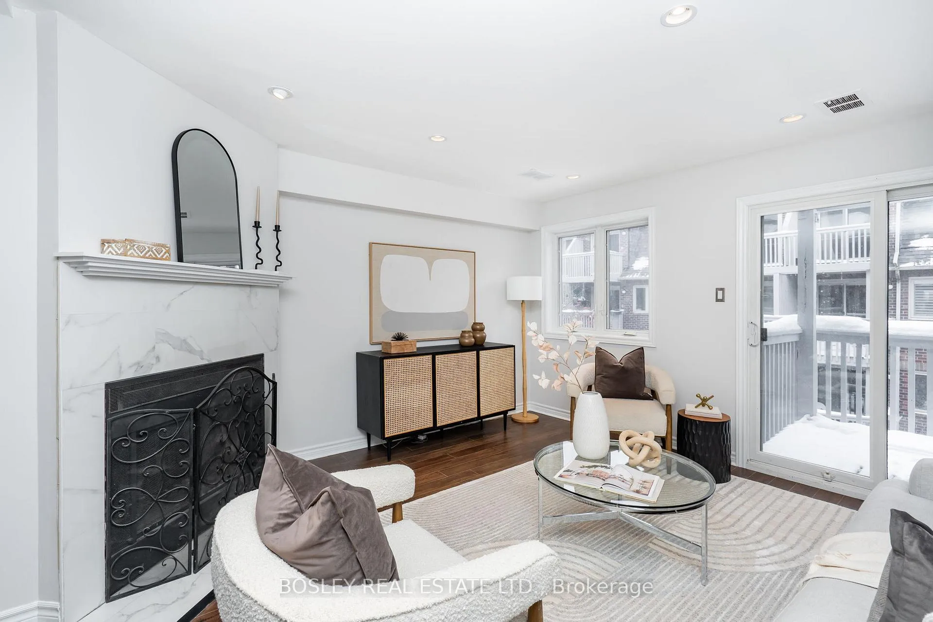 Photo 4 of 911C Adelaide Street W, Toronto, Niagara — HOMEH