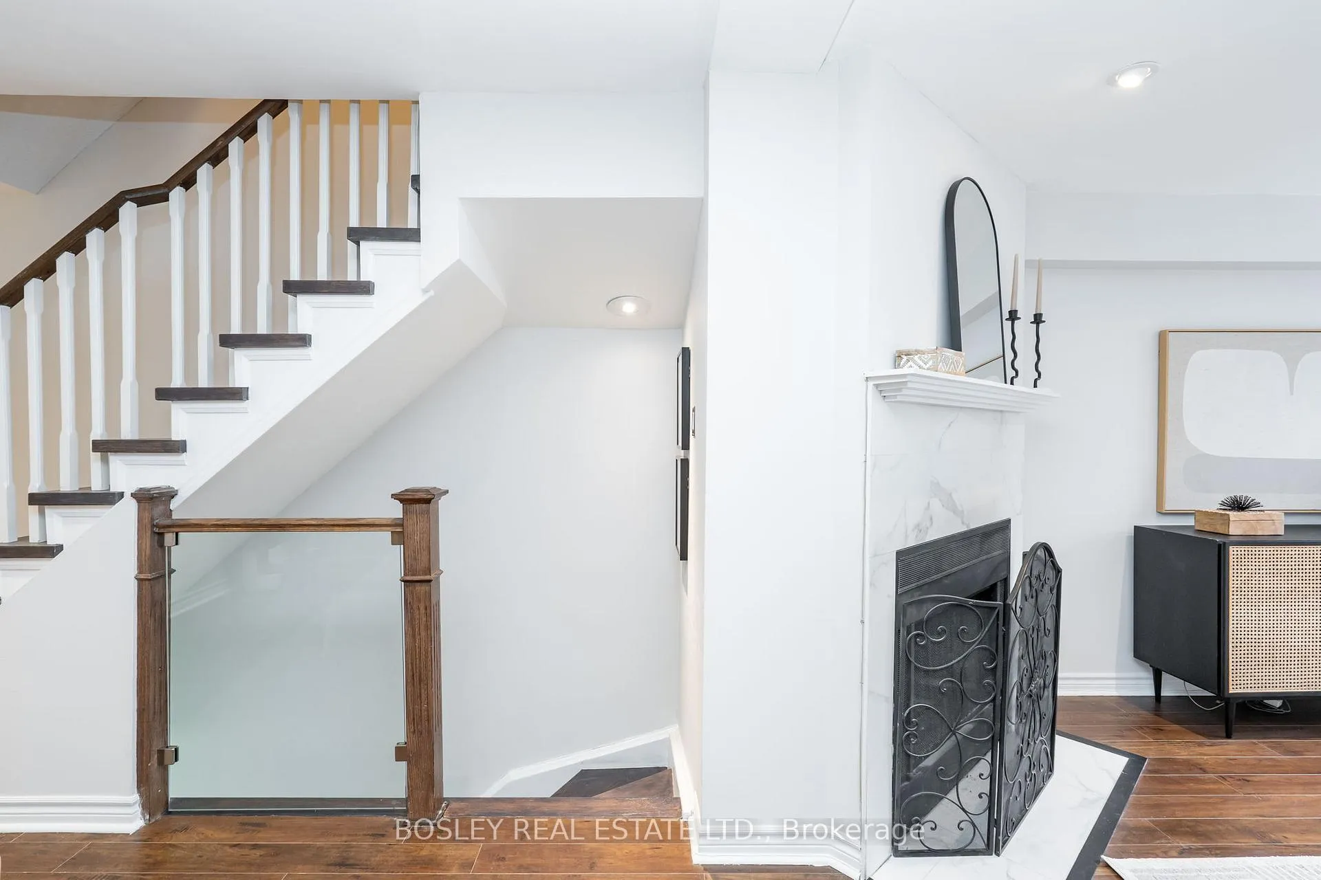 Photo 8 of 911C Adelaide Street W, Toronto, Niagara — HOMEH