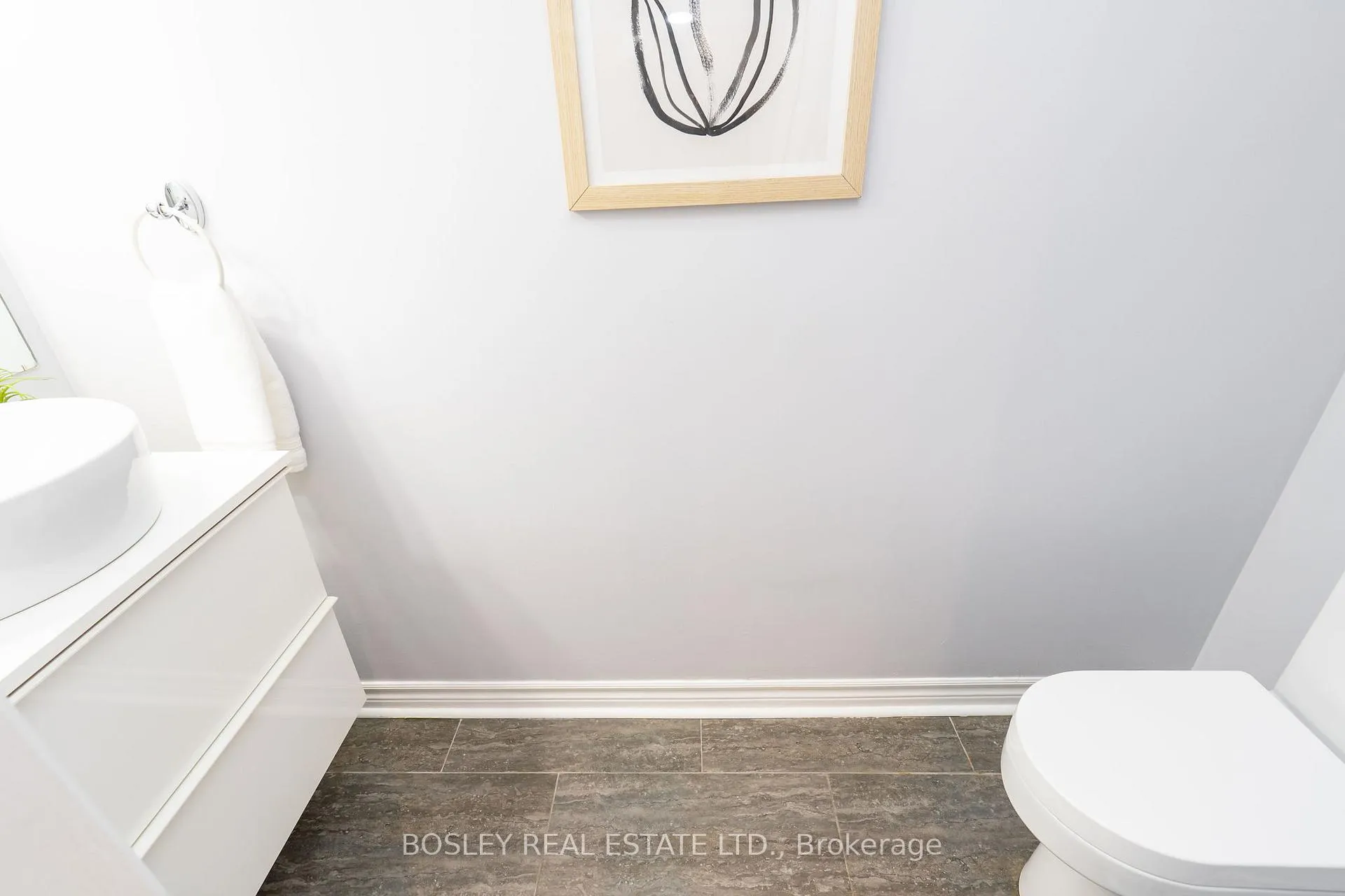 Photo 15 of 911C Adelaide Street W, Toronto, Niagara — HOMEH