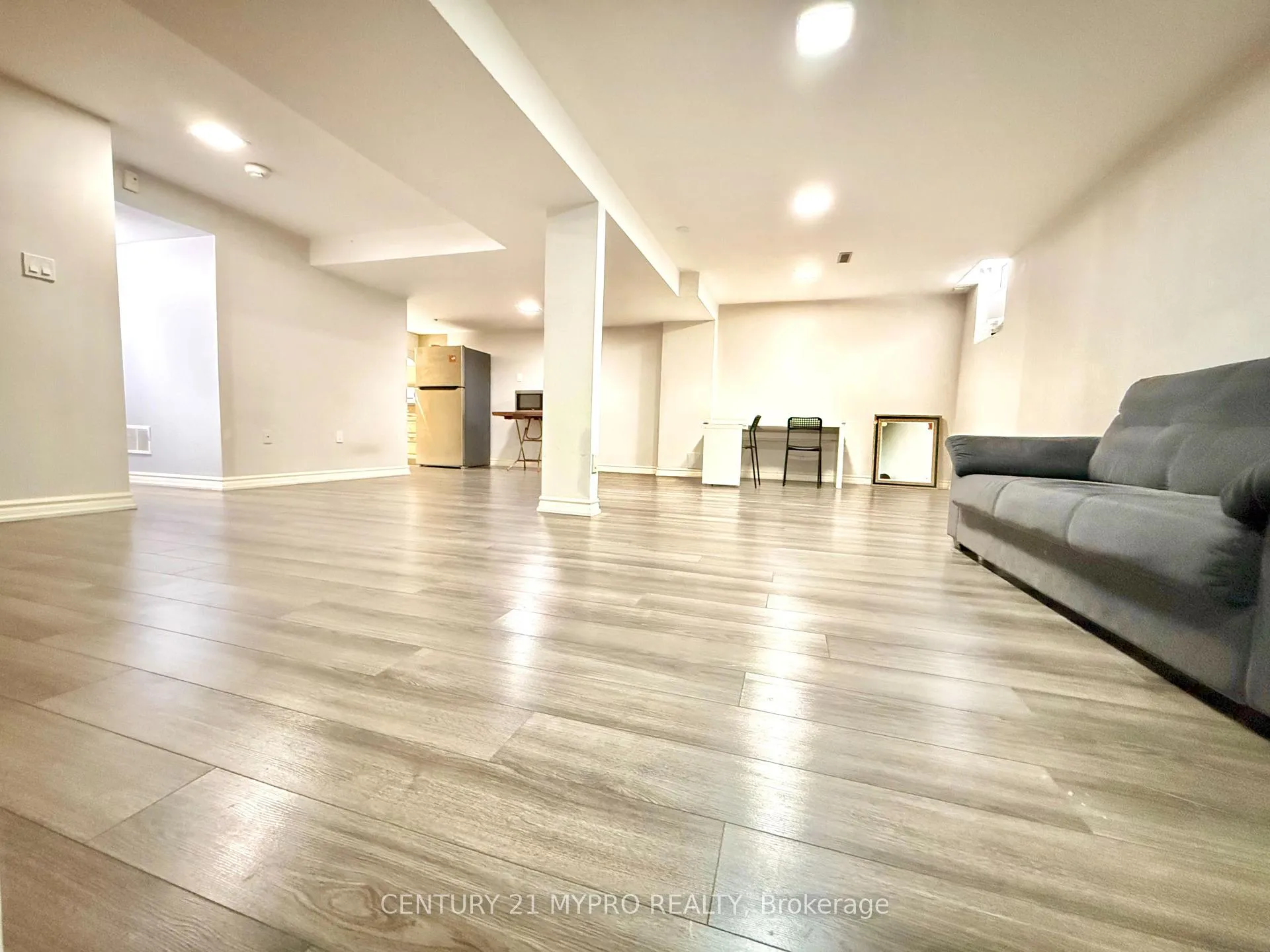 Photo 3 of 119 Wootten Way N, Markham, Markham Village — HOMEH
