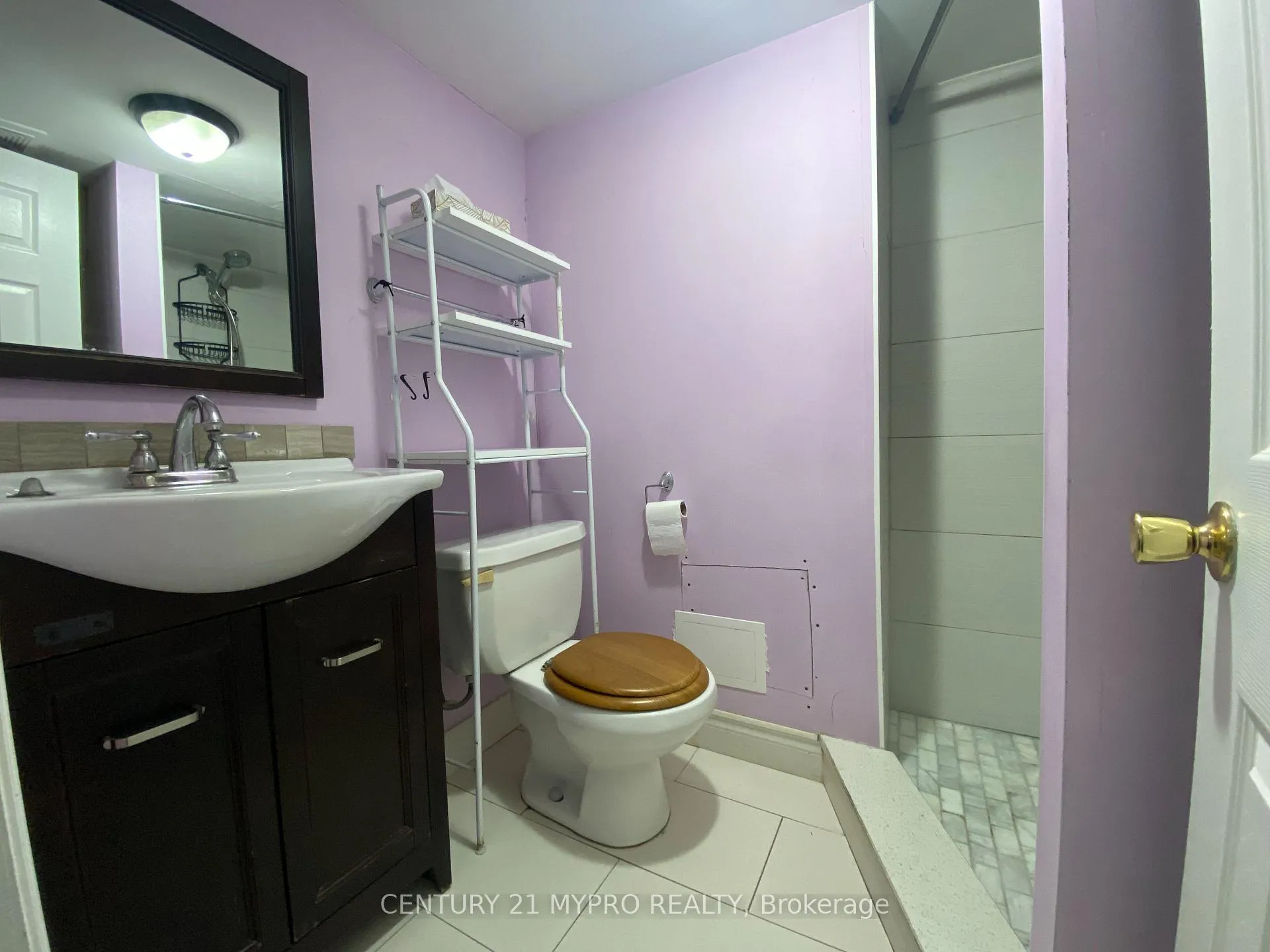 Photo 9 of 119 Wootten Way N, Markham, Markham Village — HOMEH