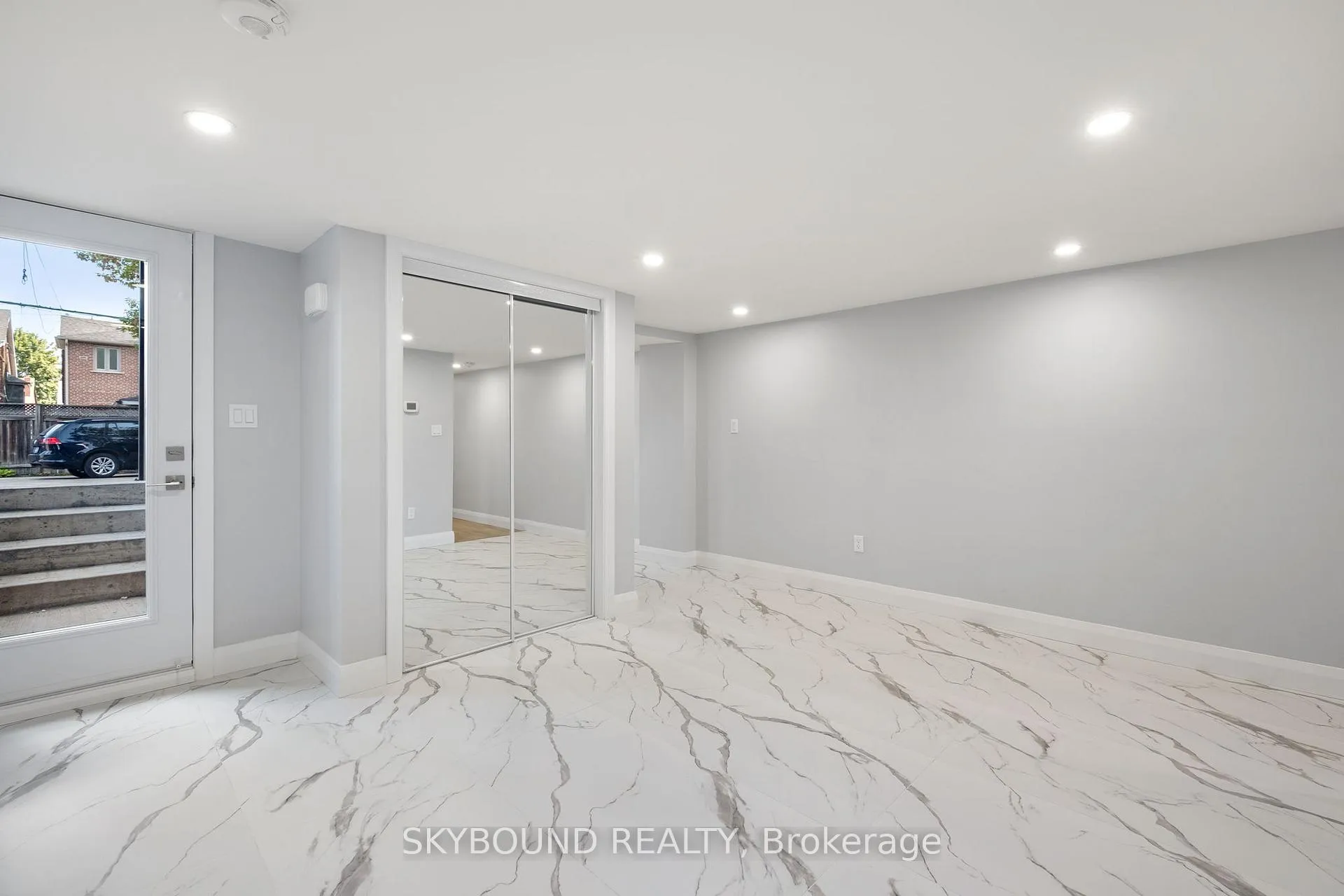 Photo 2 of Unit Unit 2, 1731 Dufferin Street, Toronto, Oakwood Village — HOMEH