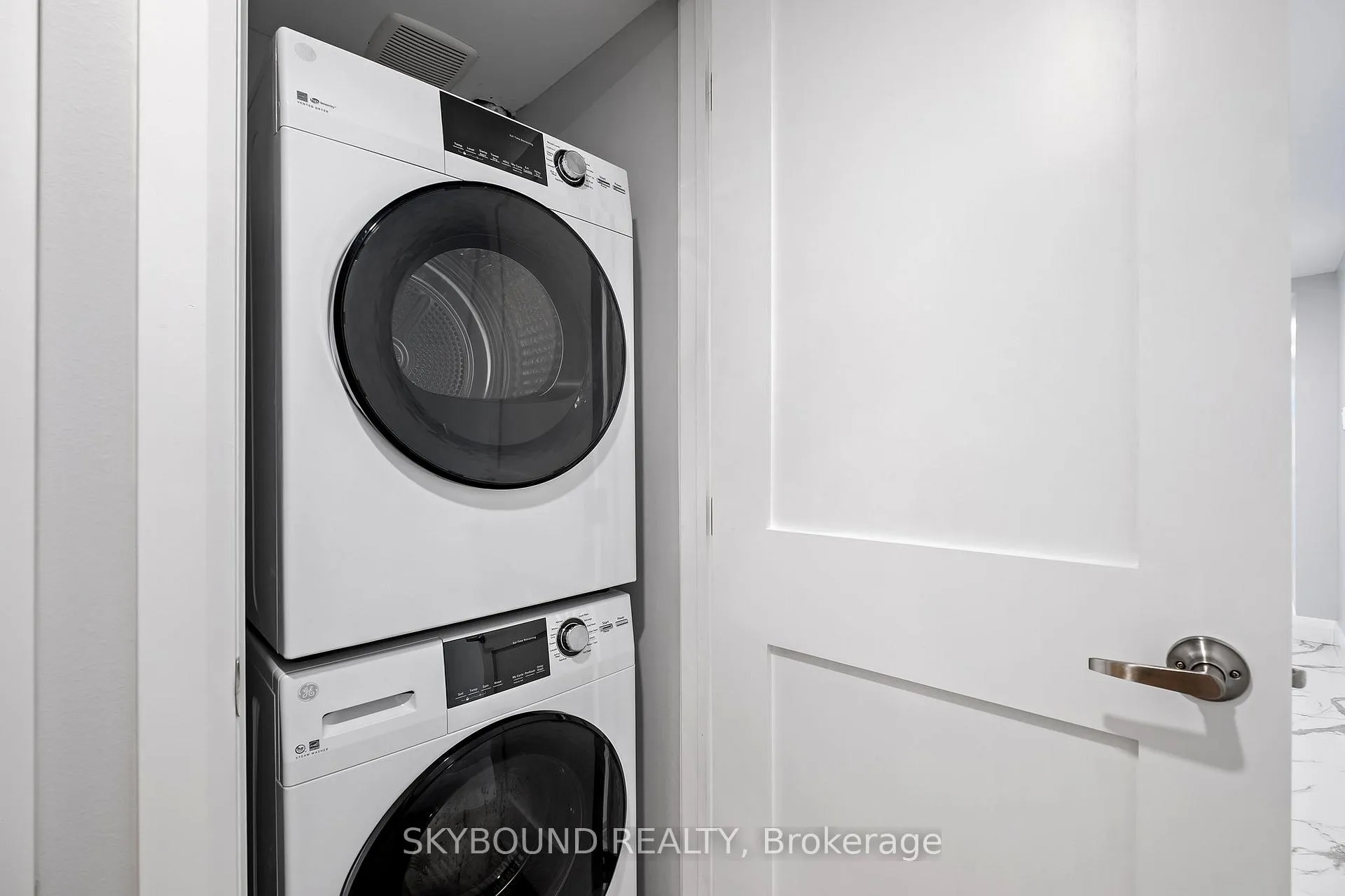 Photo 16 of Unit Unit 2, 1731 Dufferin Street, Toronto, Oakwood Village — HOMEH